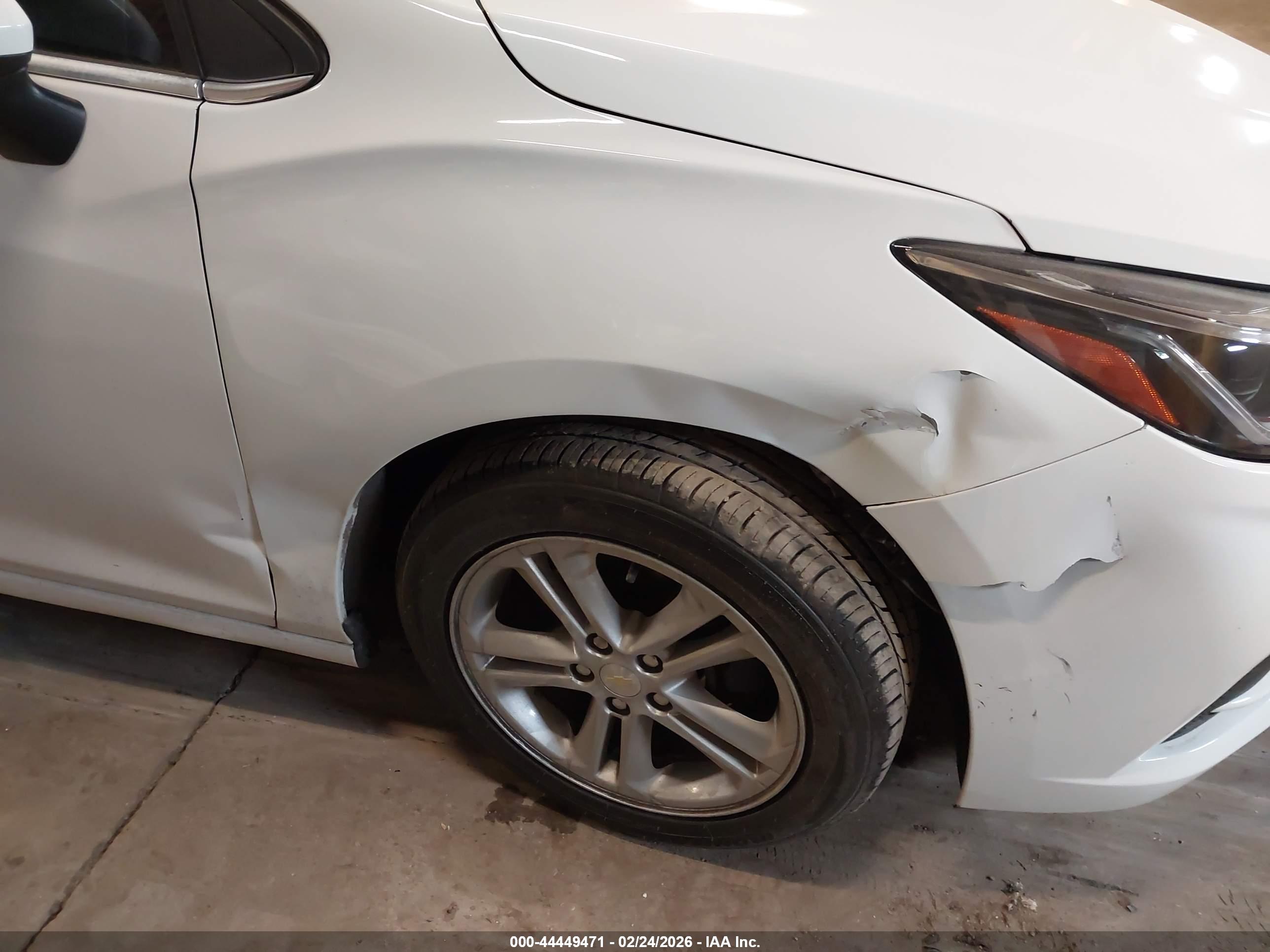 CHEVROLET CRUZE image 6
