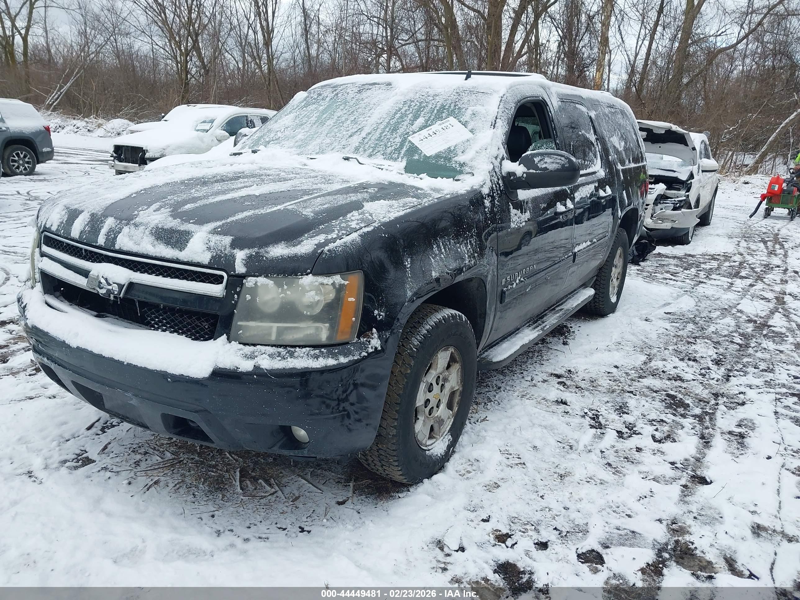 CHEVROLET SUBURBAN image 2
