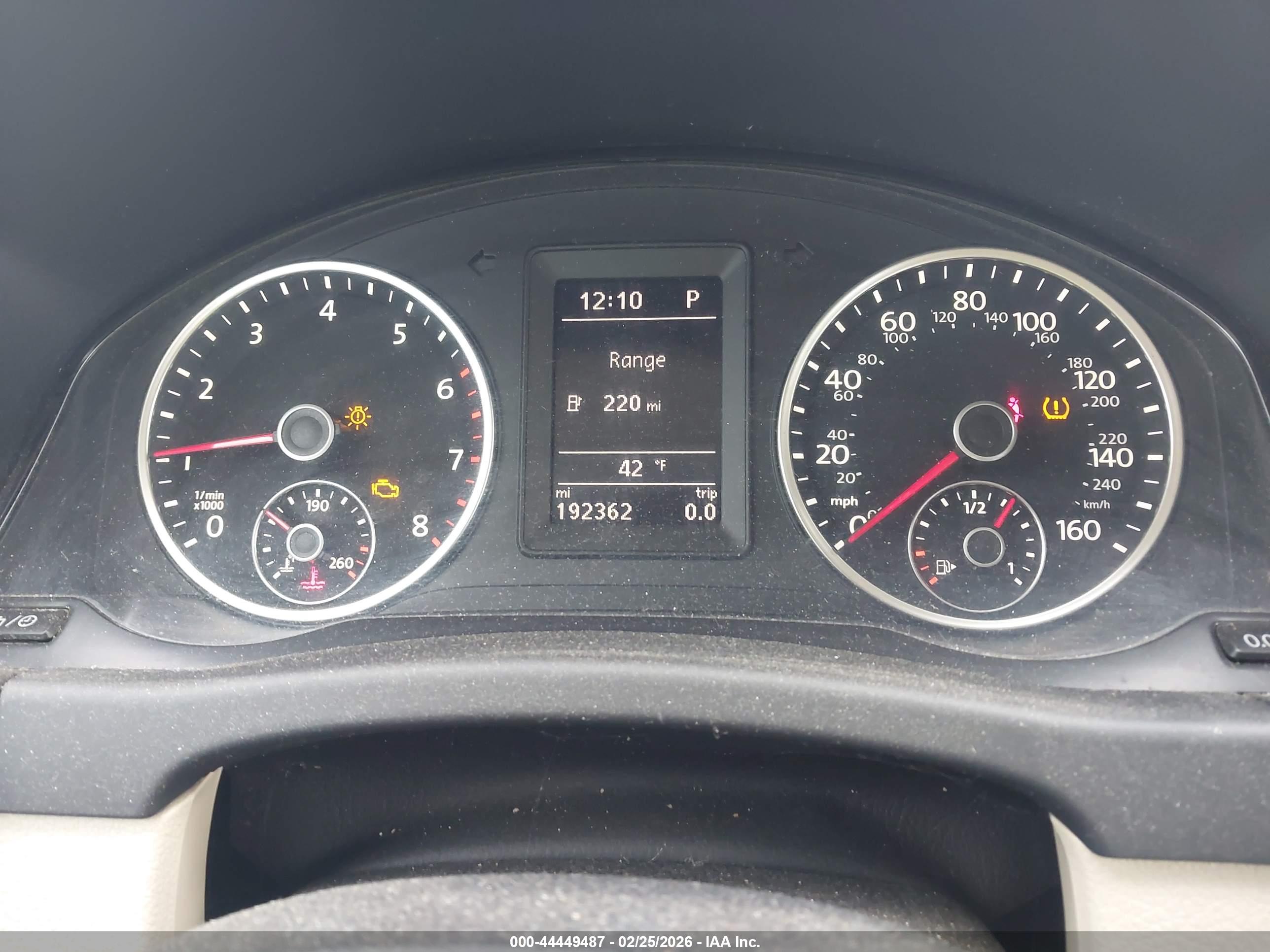 VOLKSWAGEN TIGUAN image 7