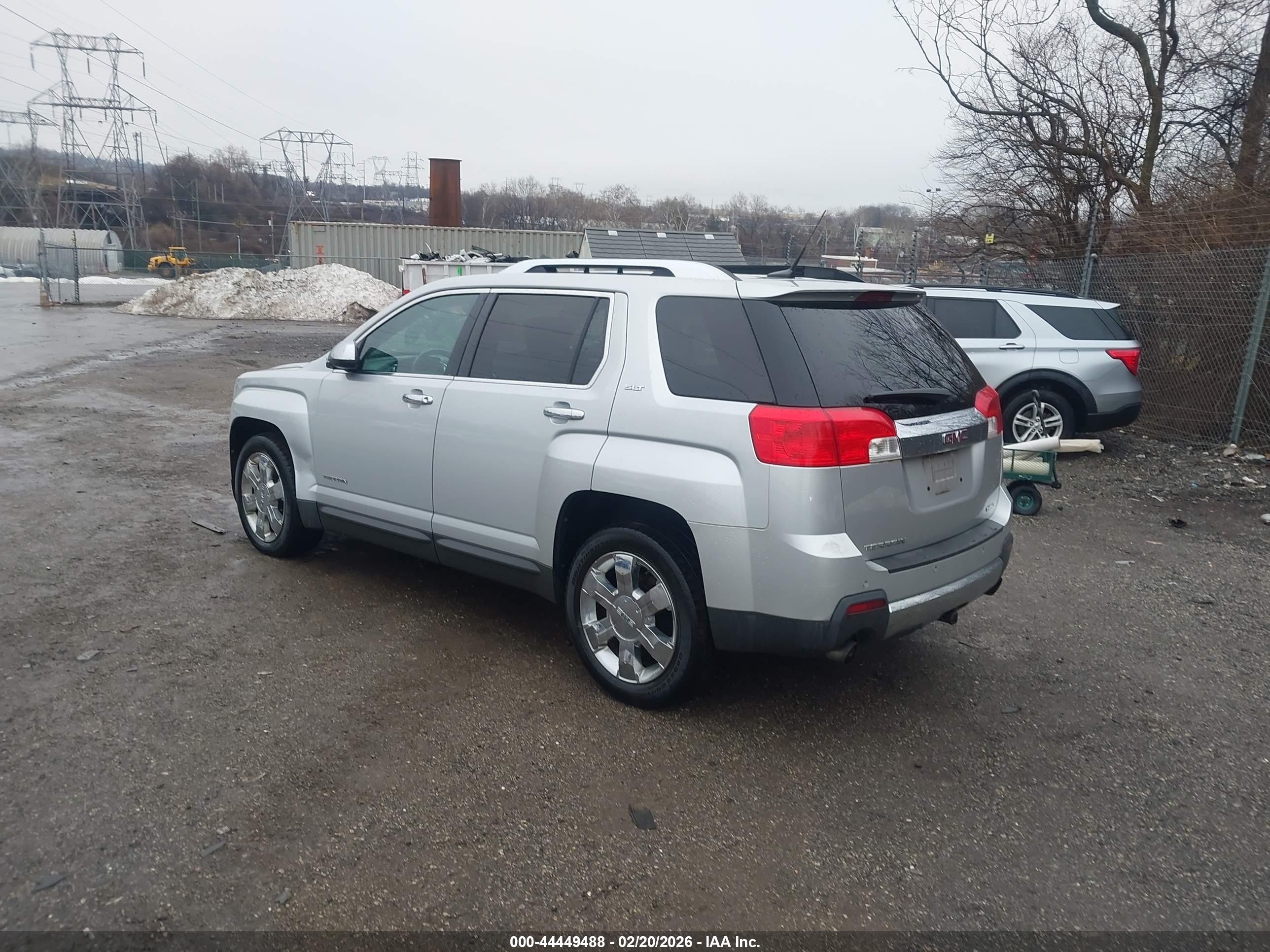 GMC TERRAIN image 3