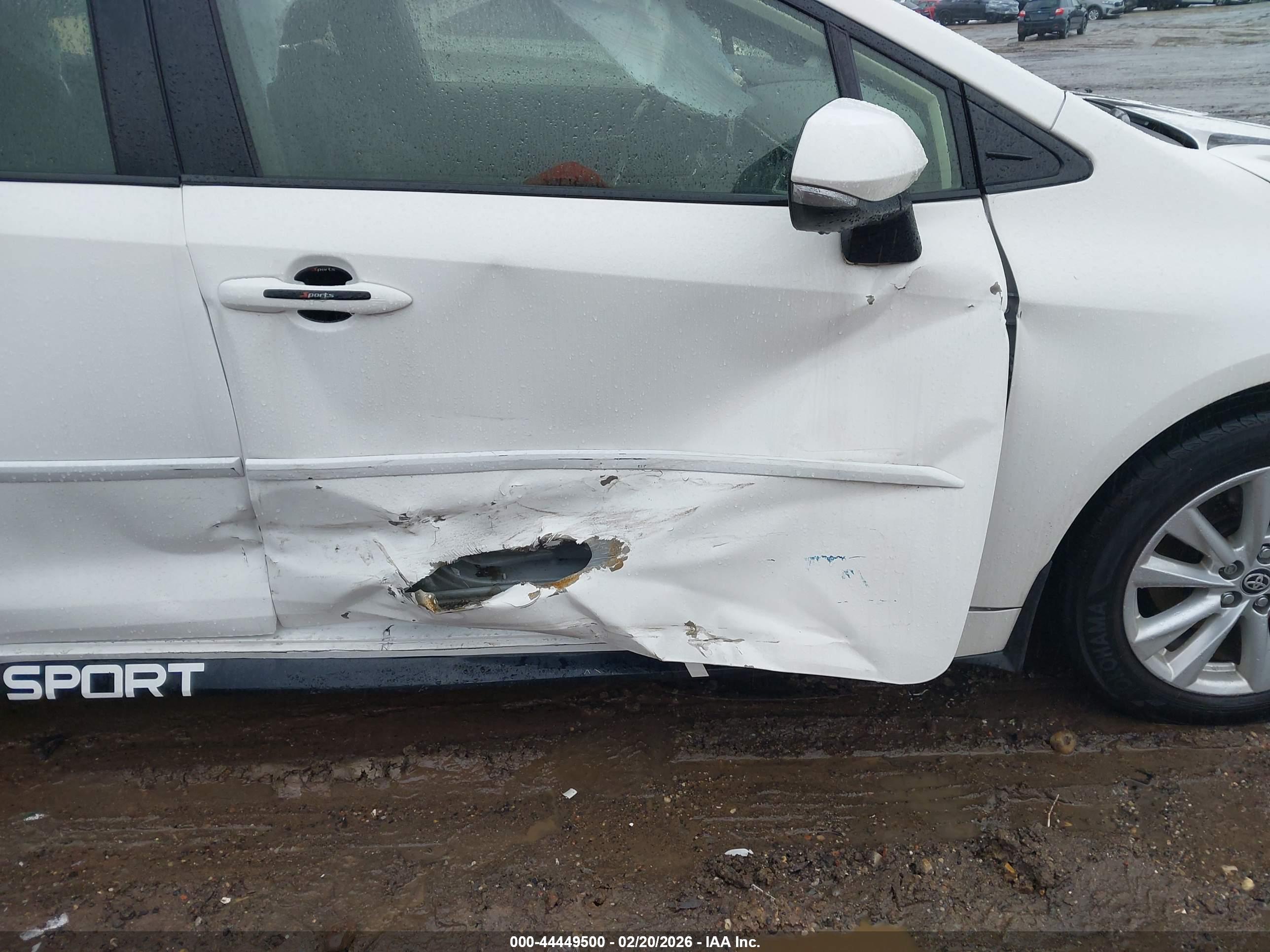TOYOTA COROLLA image 6