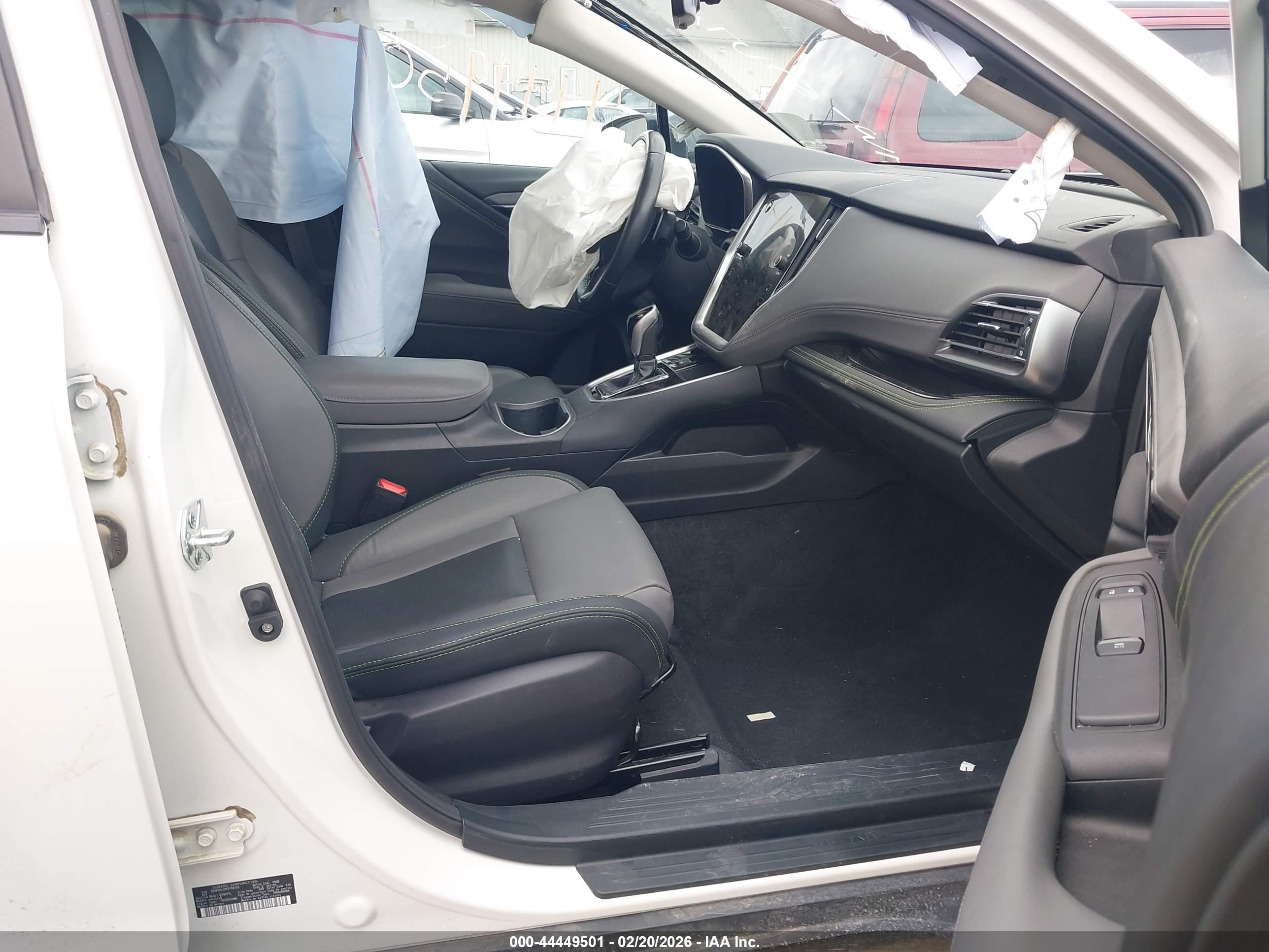 SUBARU OUTBACK image 5