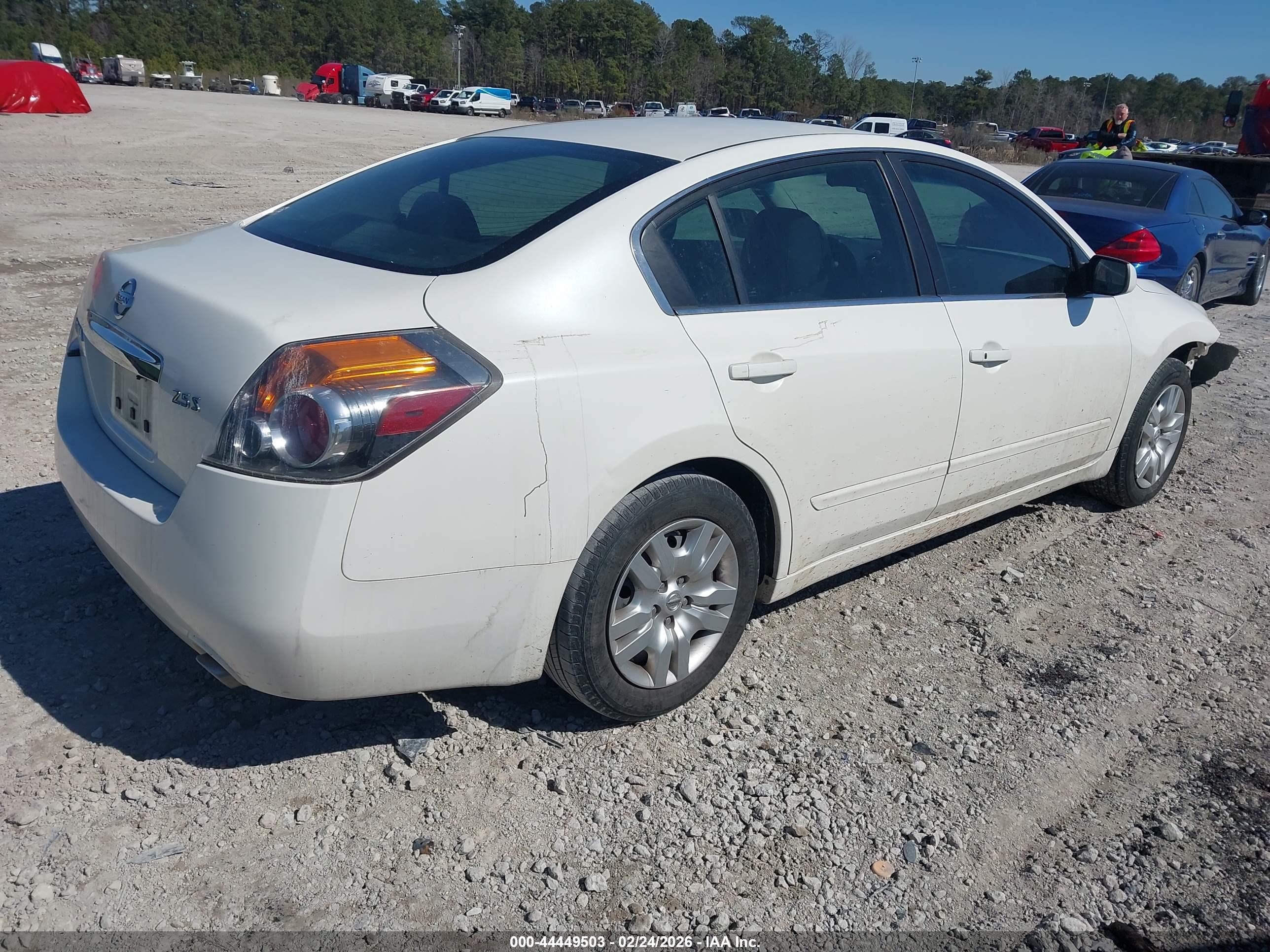 NISSAN ALTIMA image 4