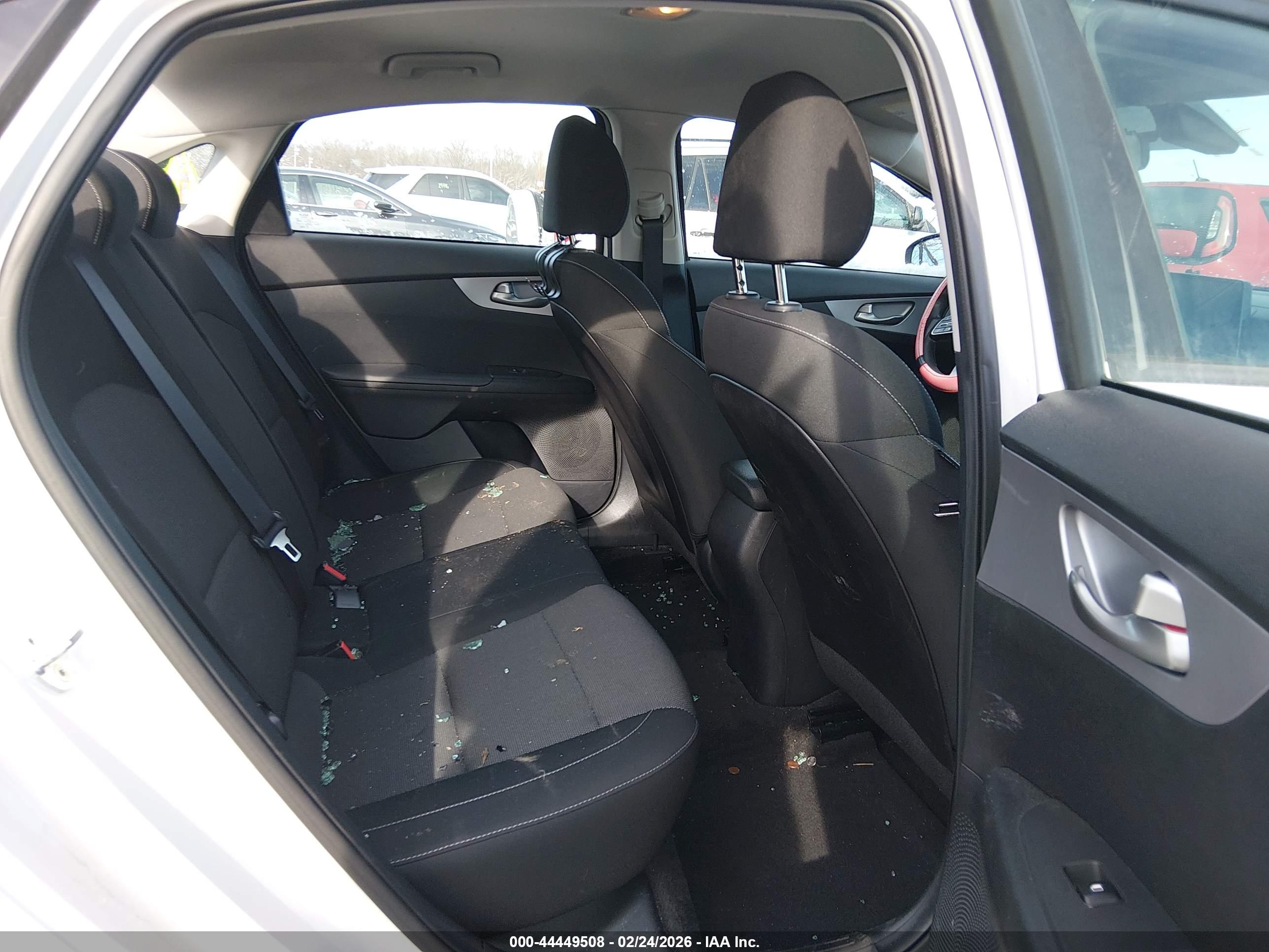 KIA FORTE image 8