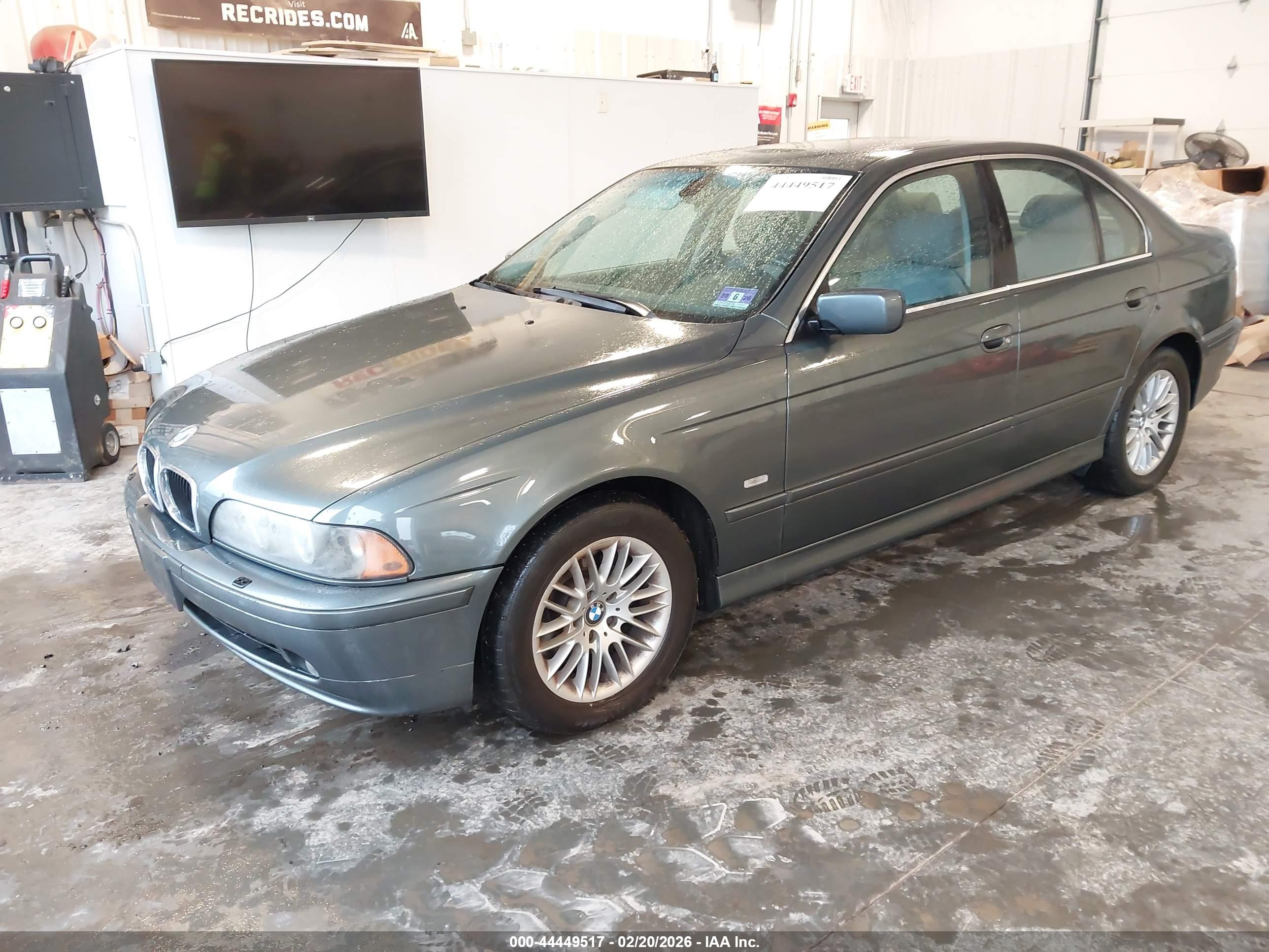 BMW 530IA image 2