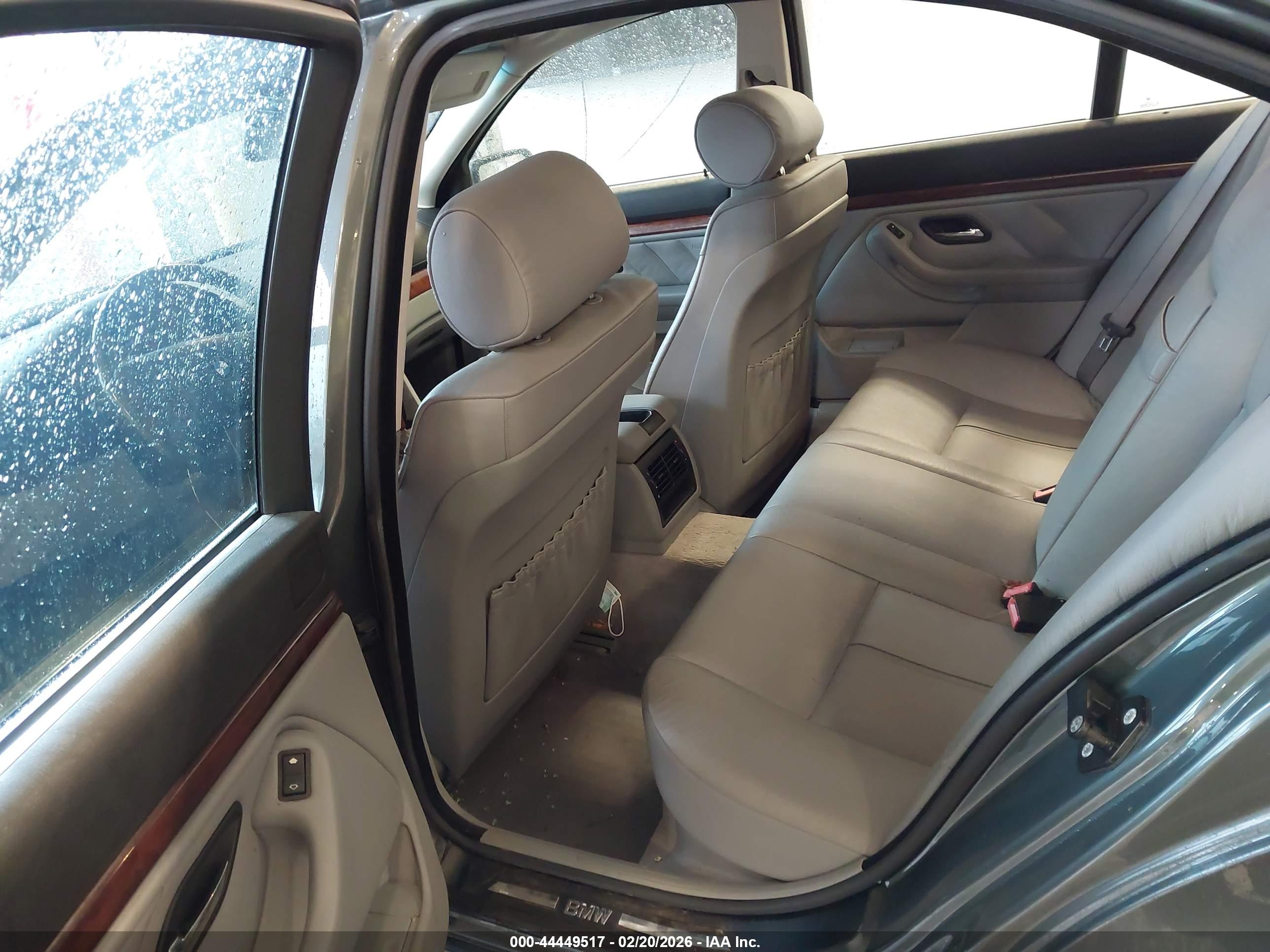 BMW 530IA image 8