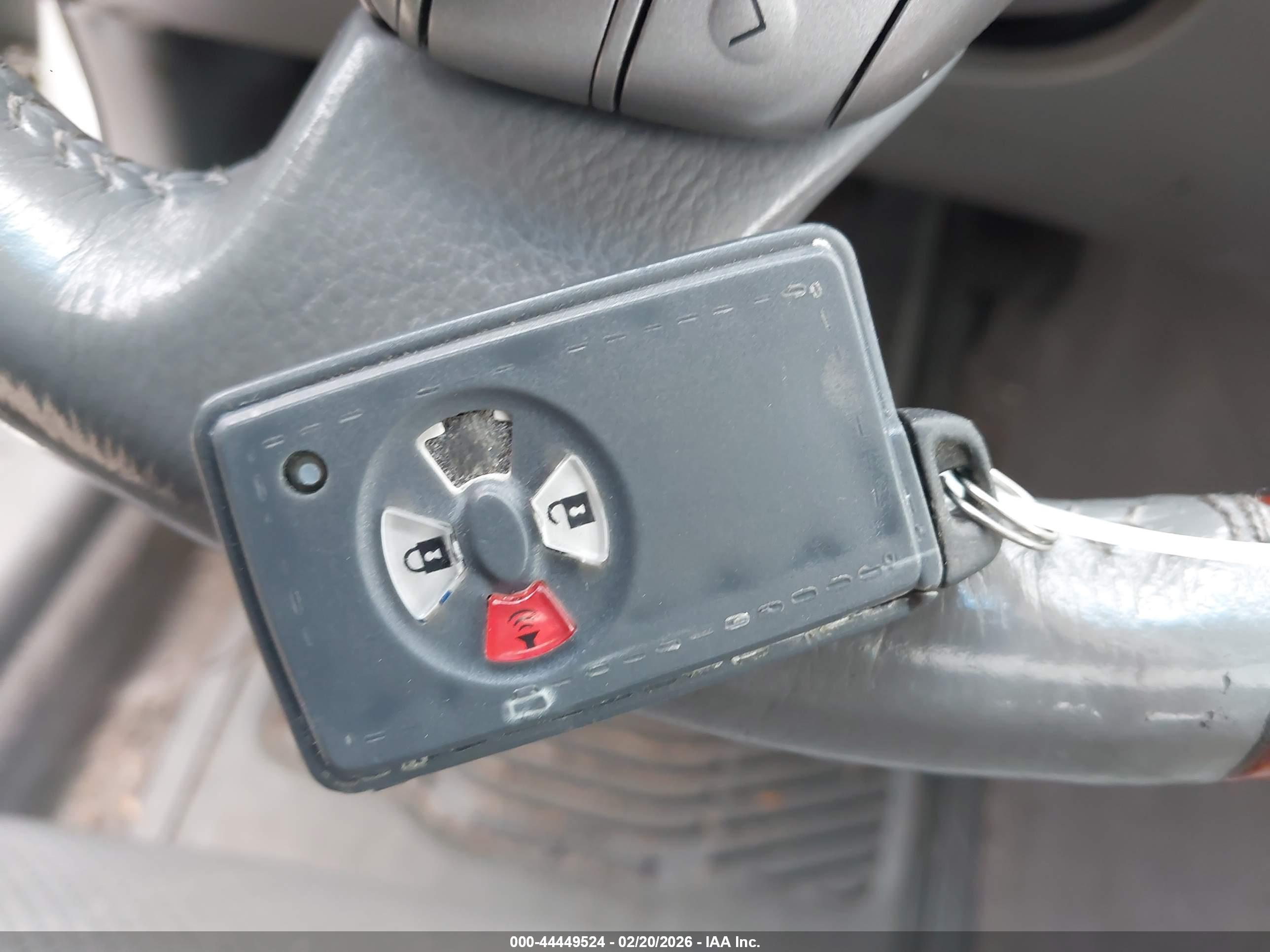 TOYOTA AVALON image 11