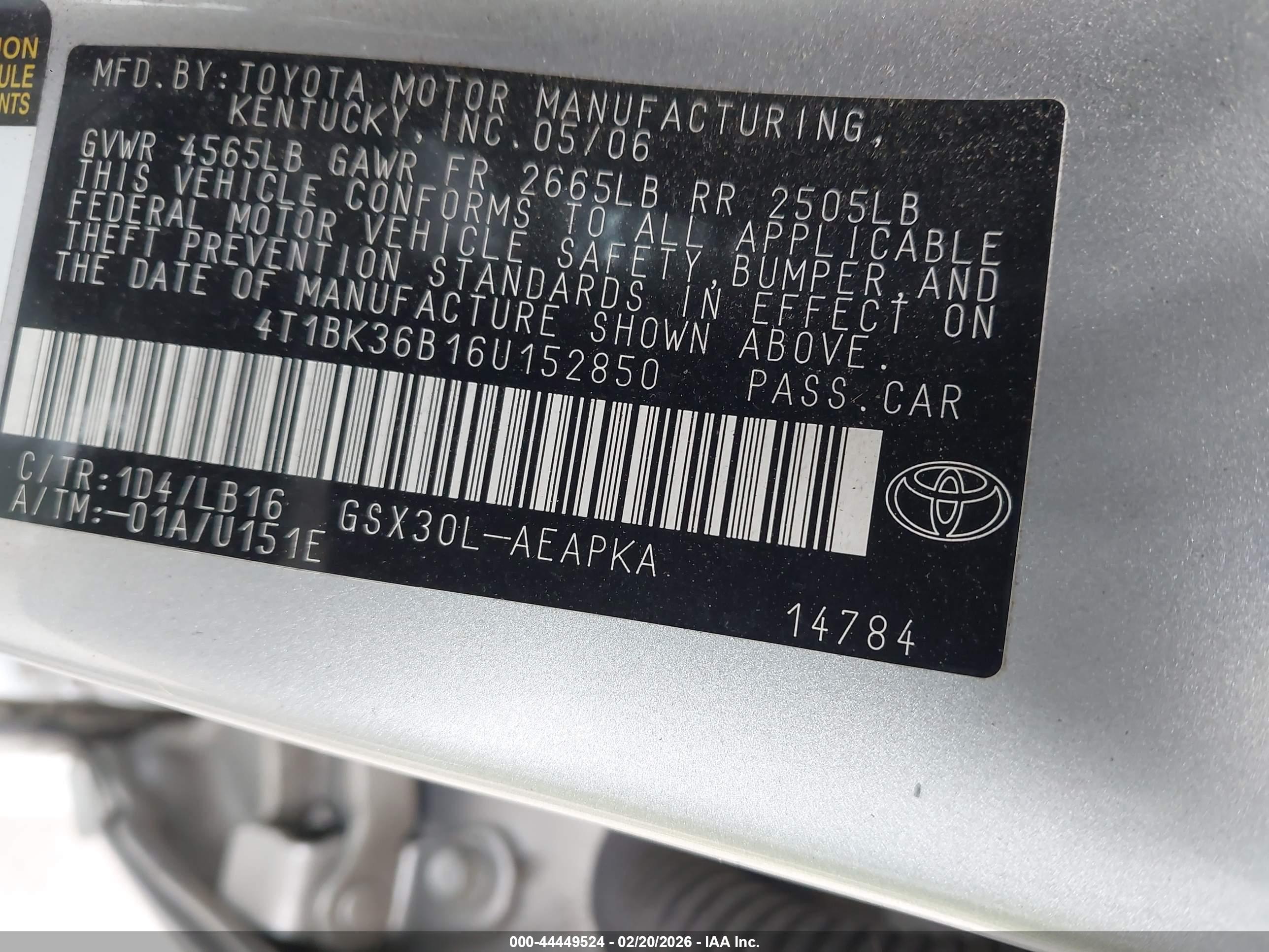 TOYOTA AVALON image 9
