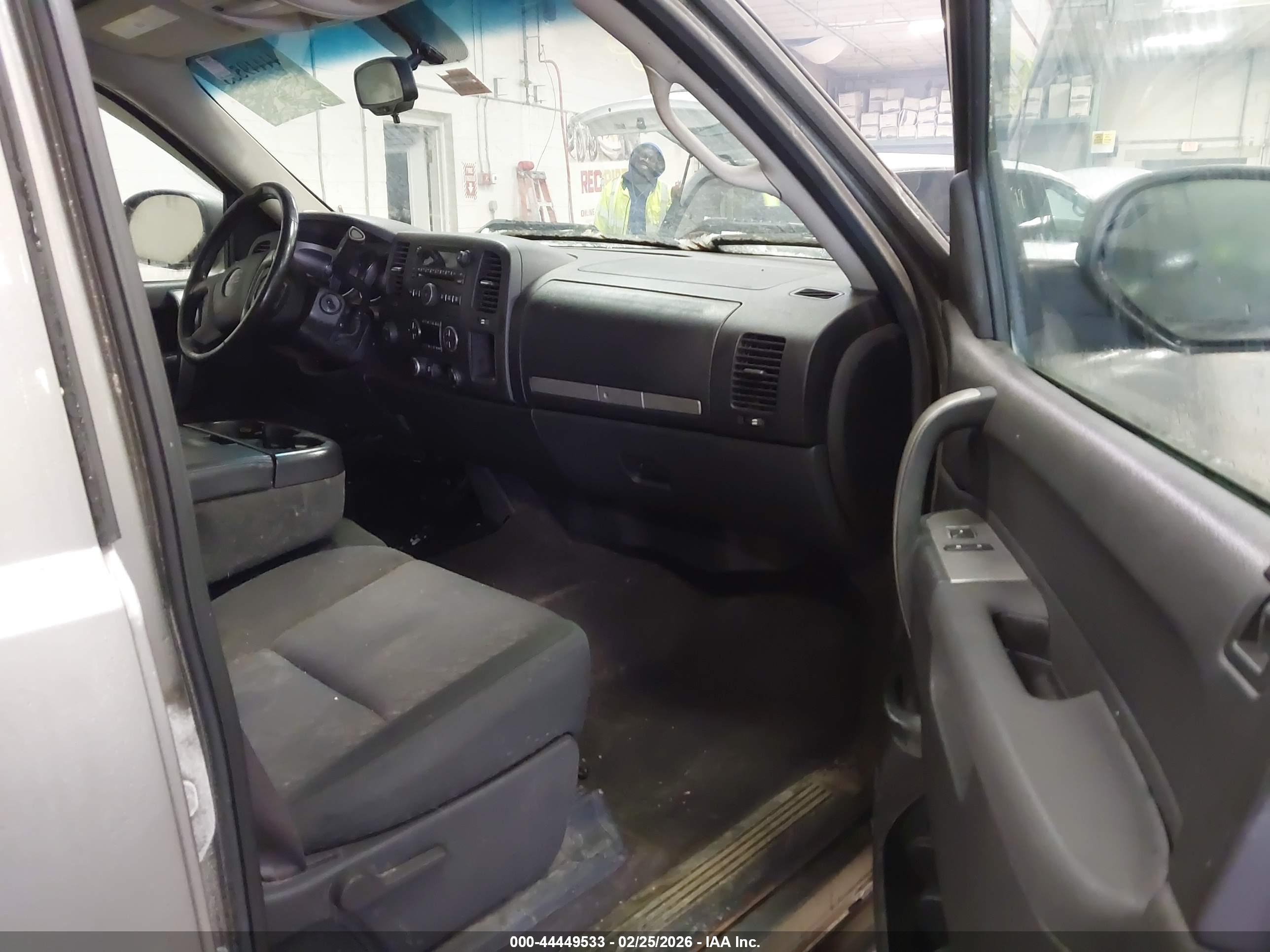 GMC SIERRA image 5