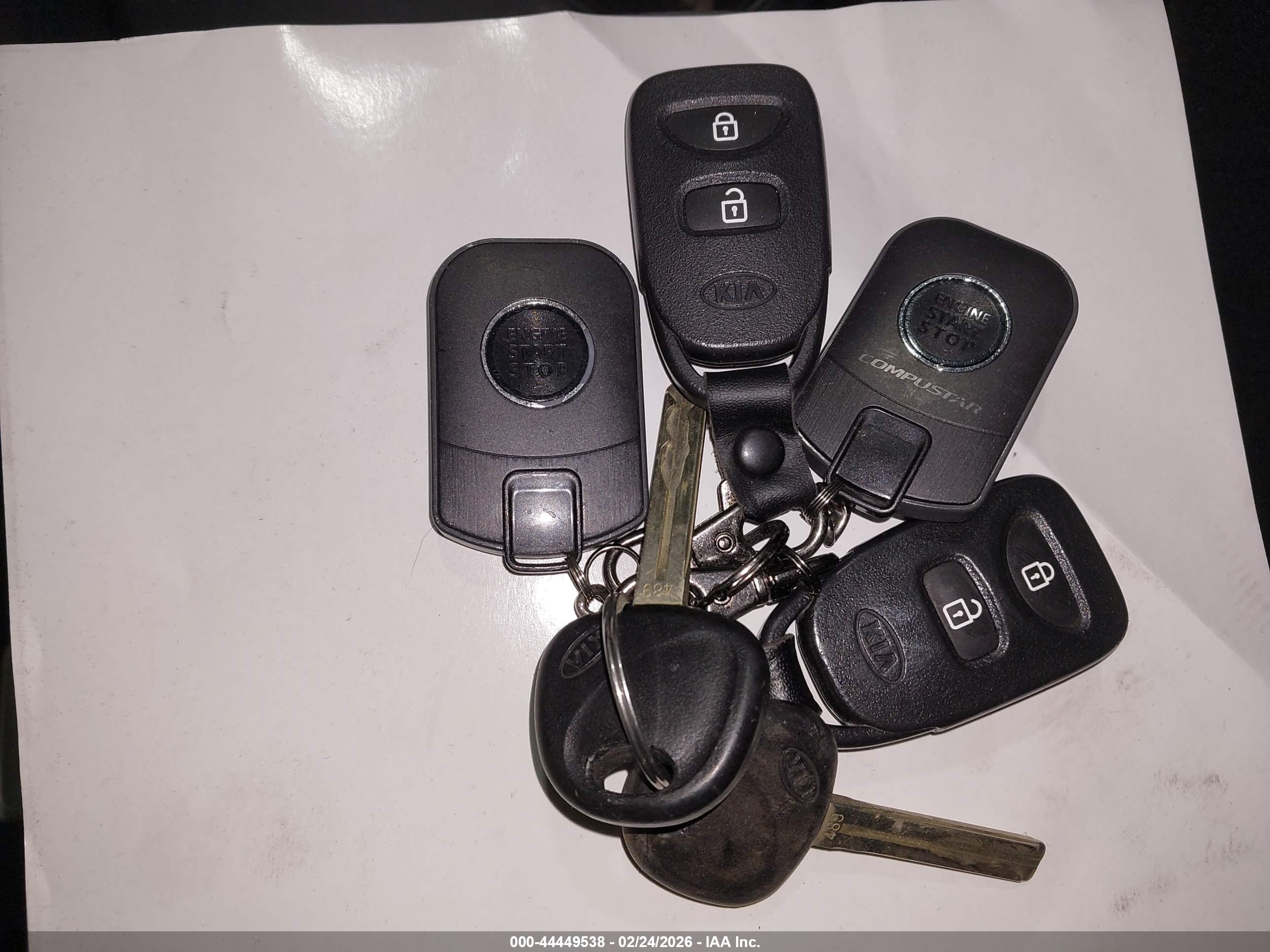 KIA SORENTO image 11