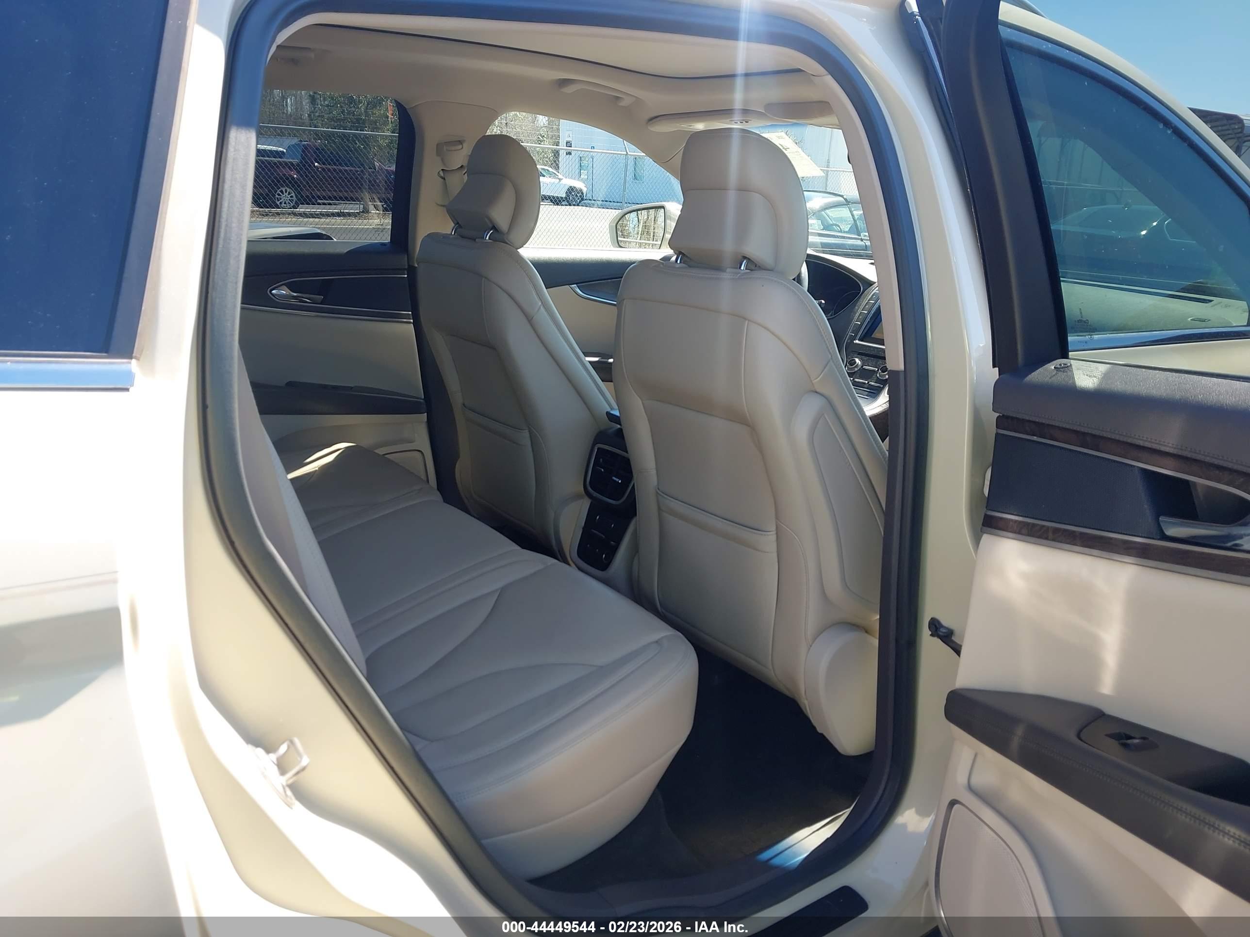 LINCOLN MKX image 8
