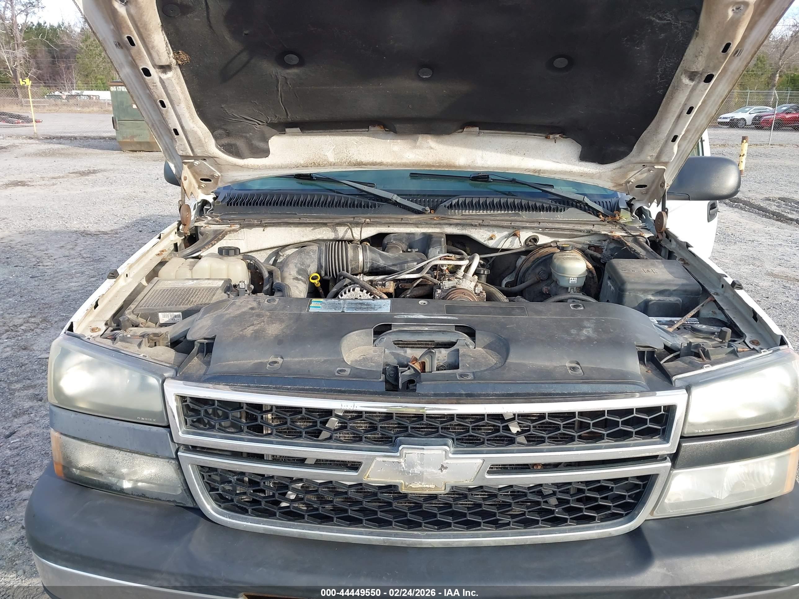 CHEVROLET SILVERADO image 10