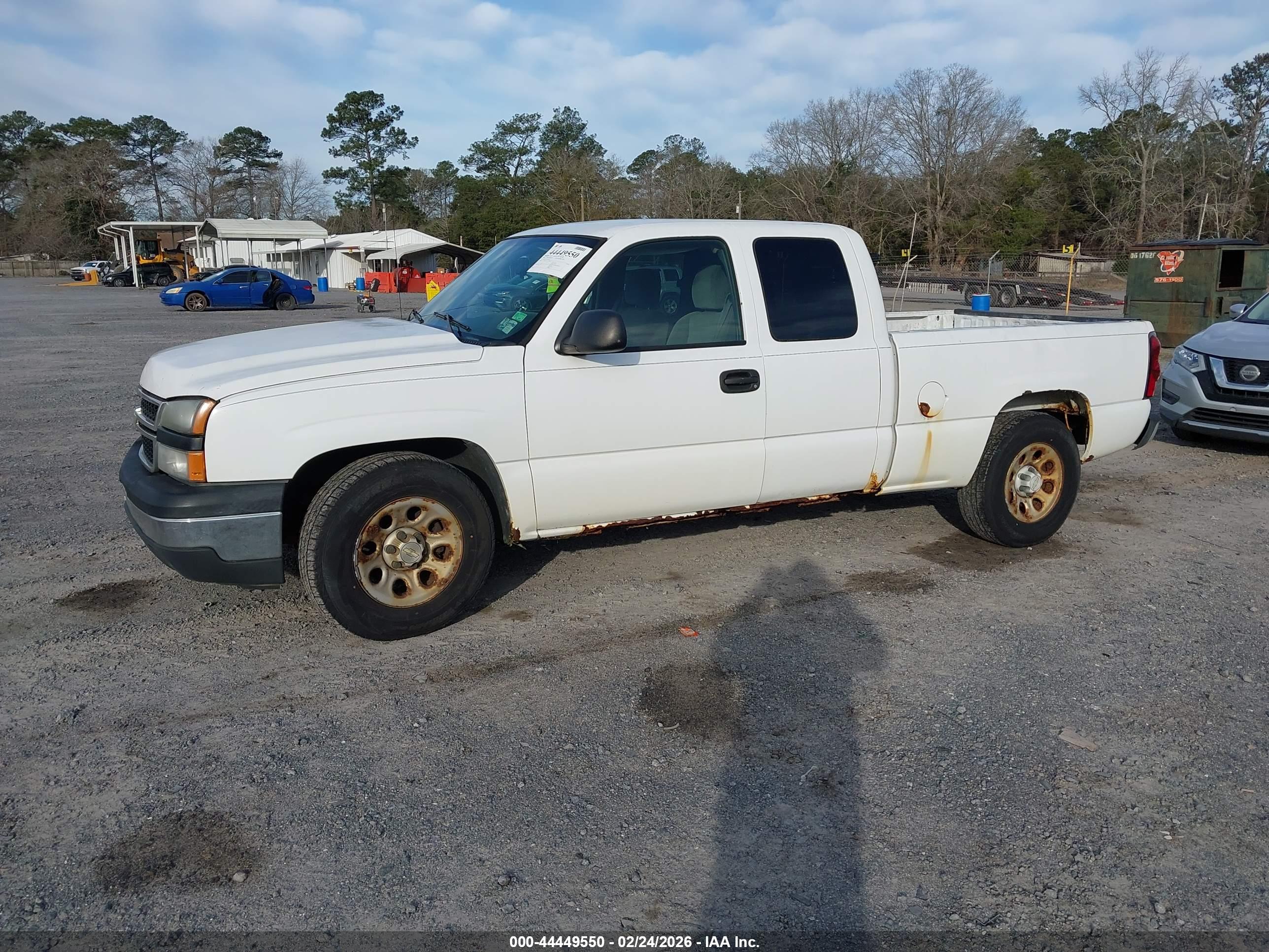 CHEVROLET SILVERADO image 2