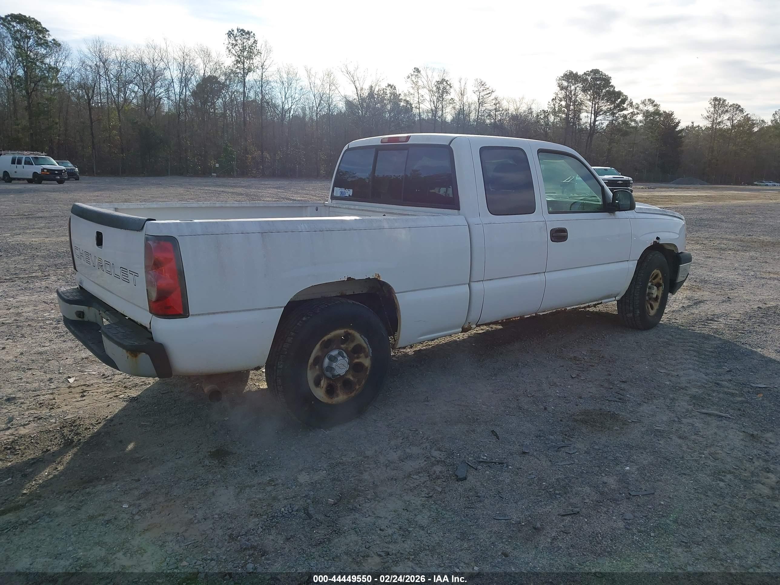 CHEVROLET SILVERADO image 4