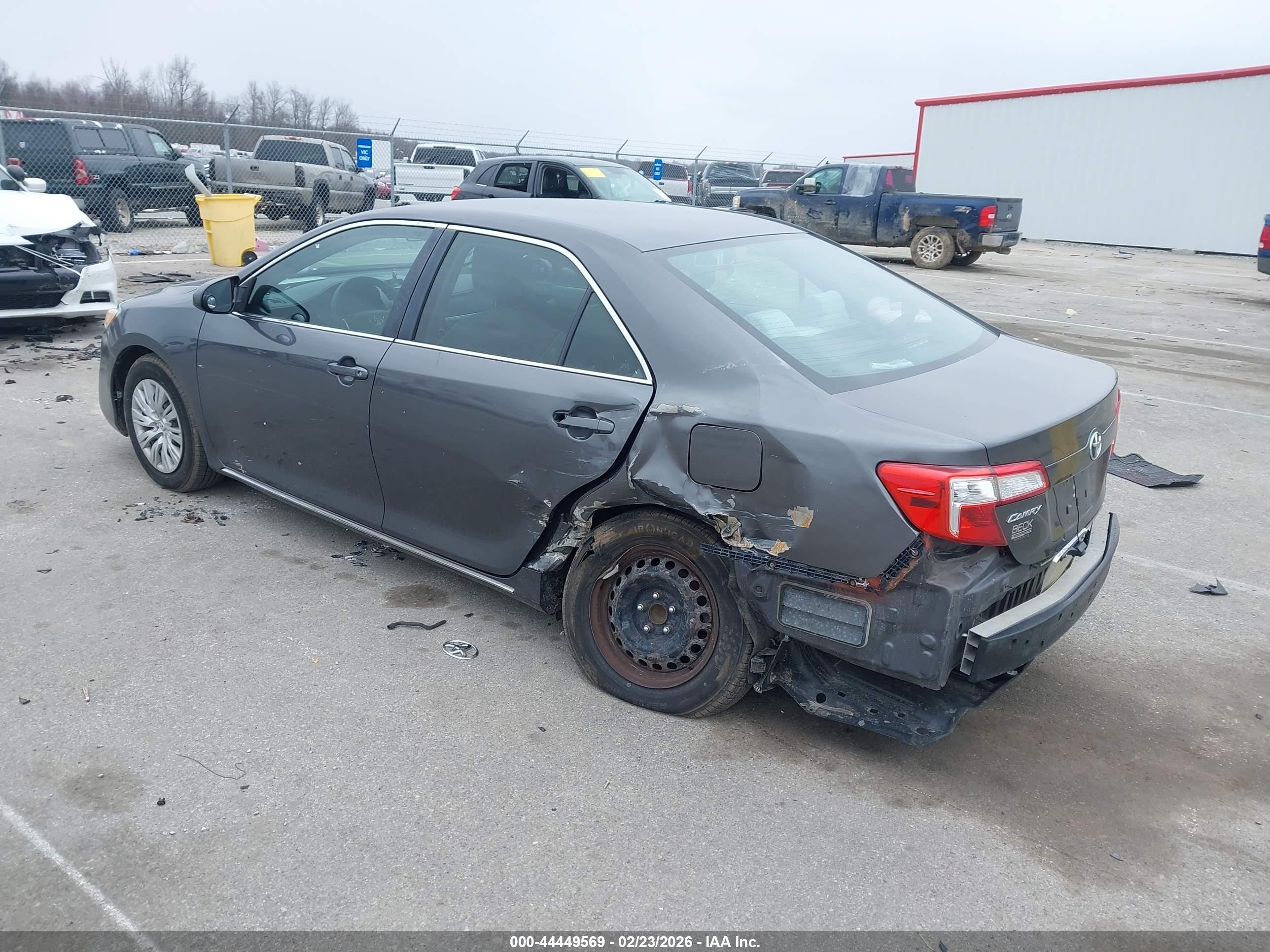 TOYOTA CAMRY image 3