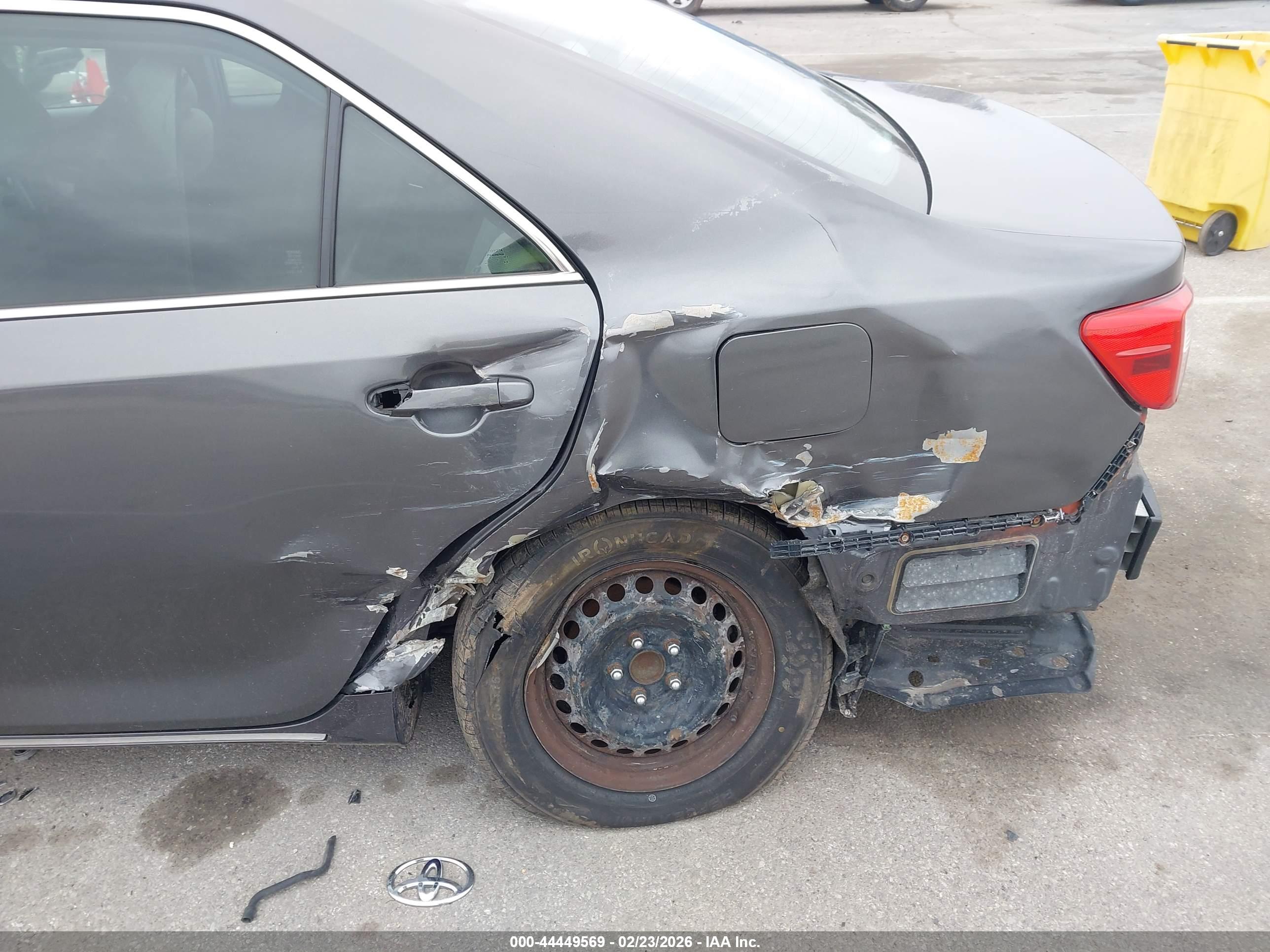 TOYOTA CAMRY image 6