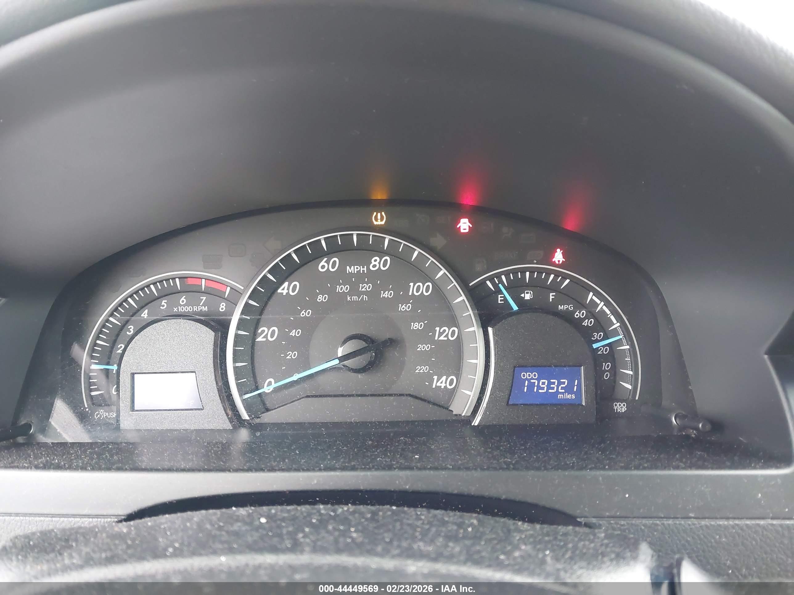TOYOTA CAMRY image 7