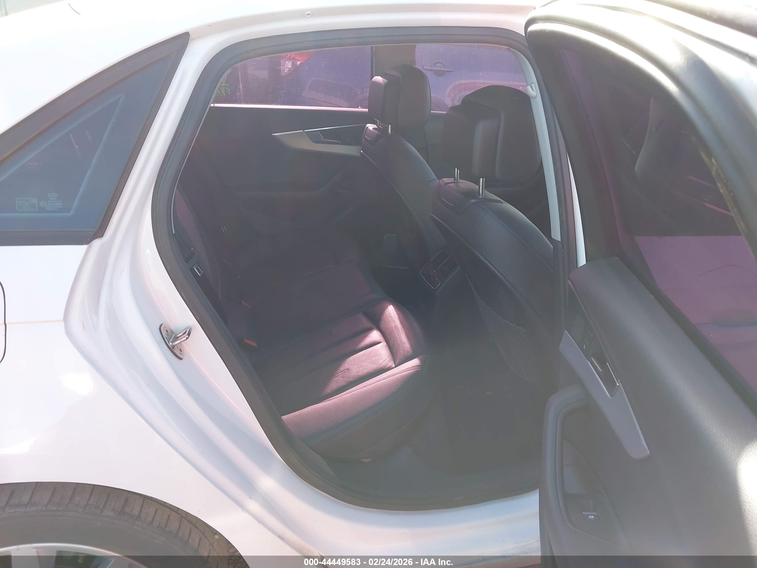AUDI A4 image 8