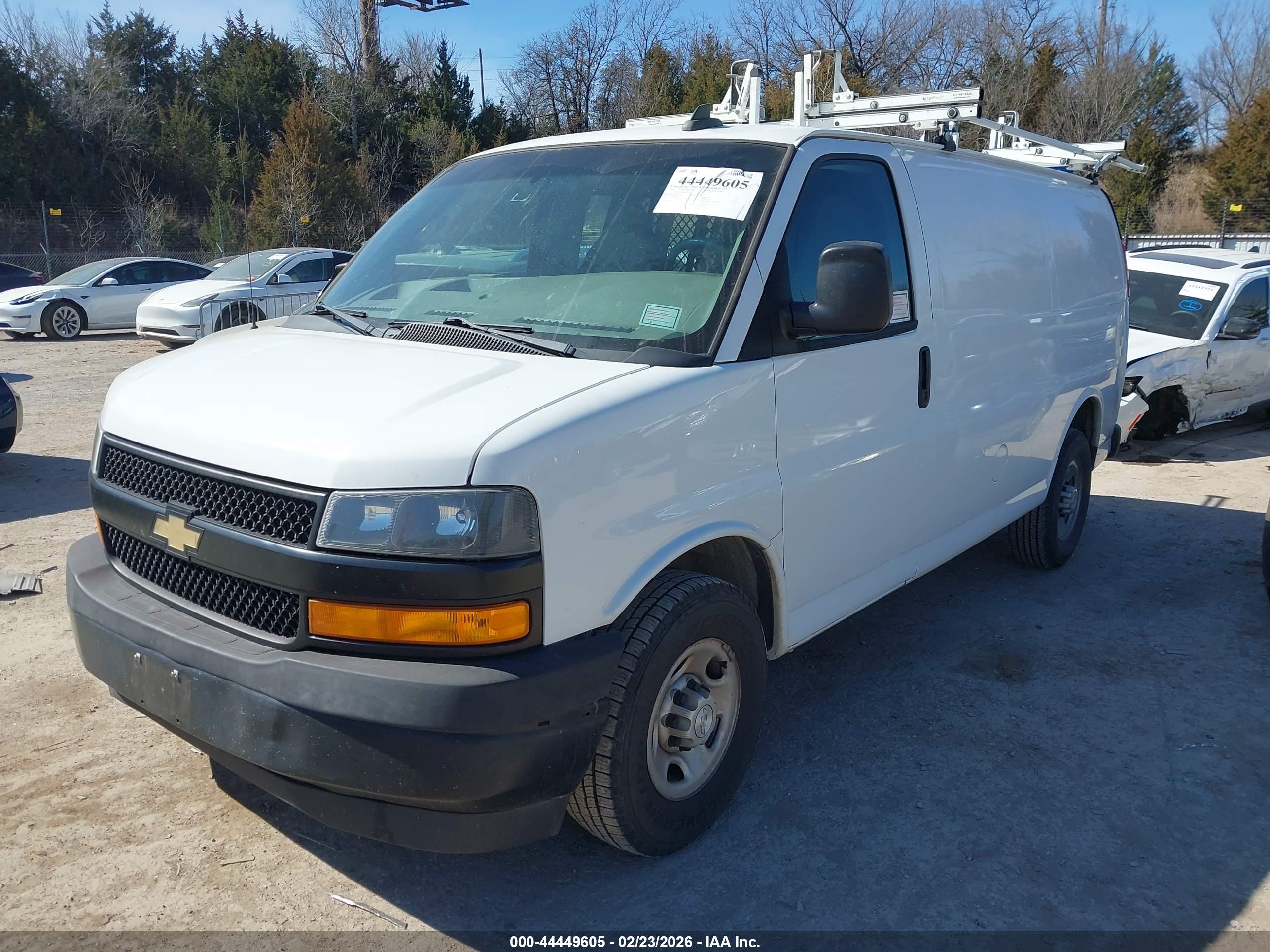 CHEVROLET EXPRESS image 2