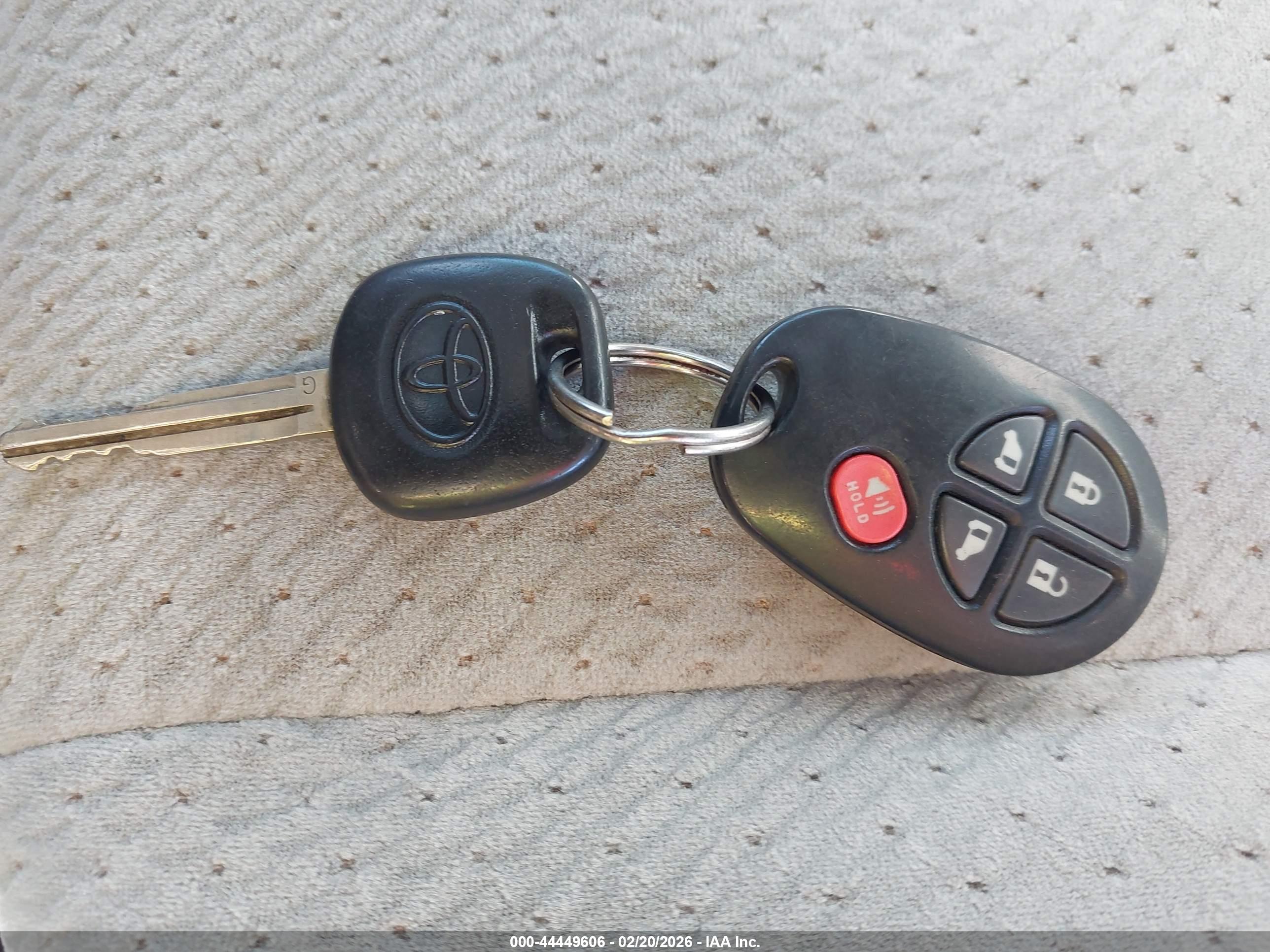 TOYOTA SIENNA image 11