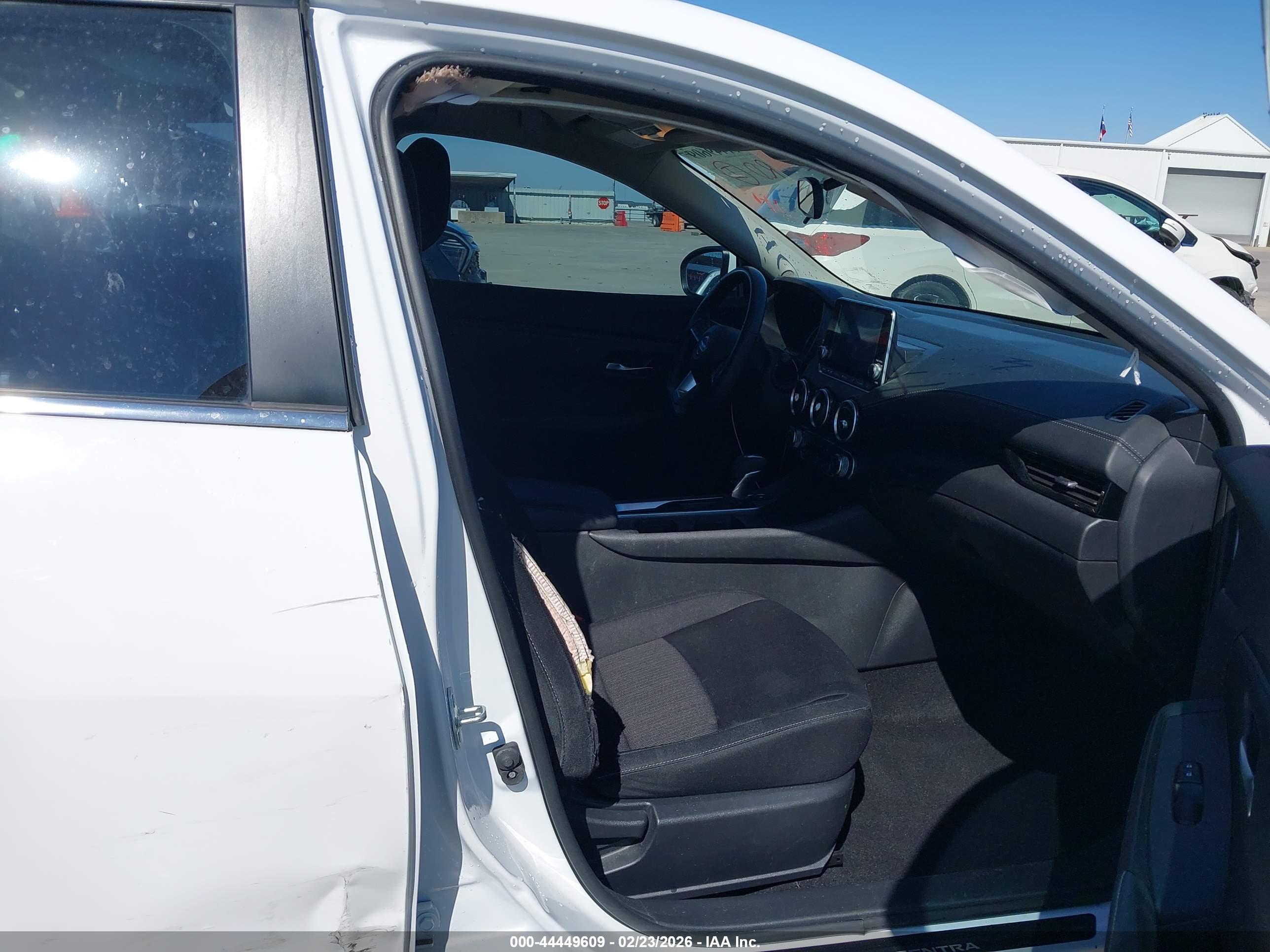 NISSAN SENTRA image 5