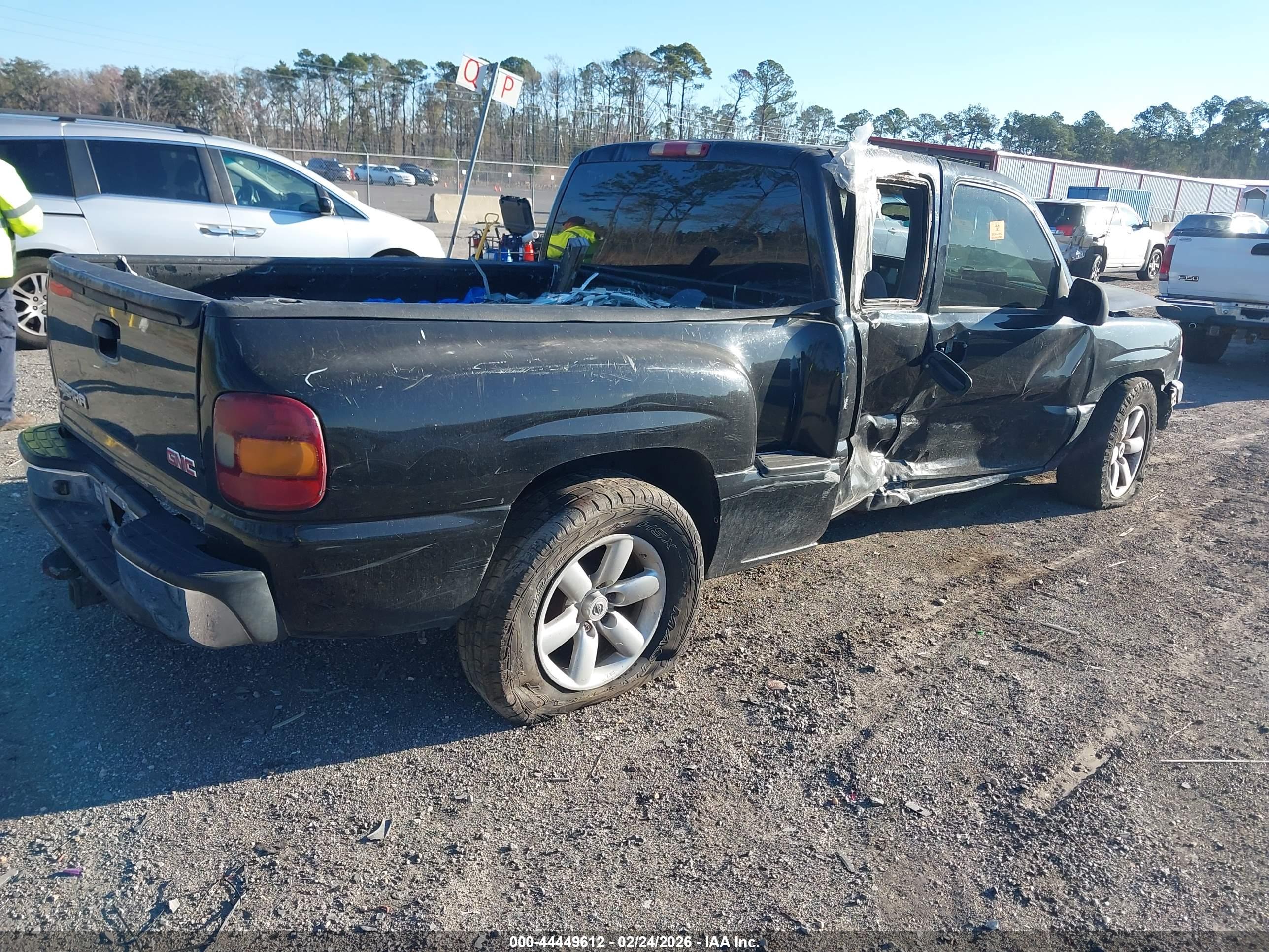 GMC SIERRA image 4