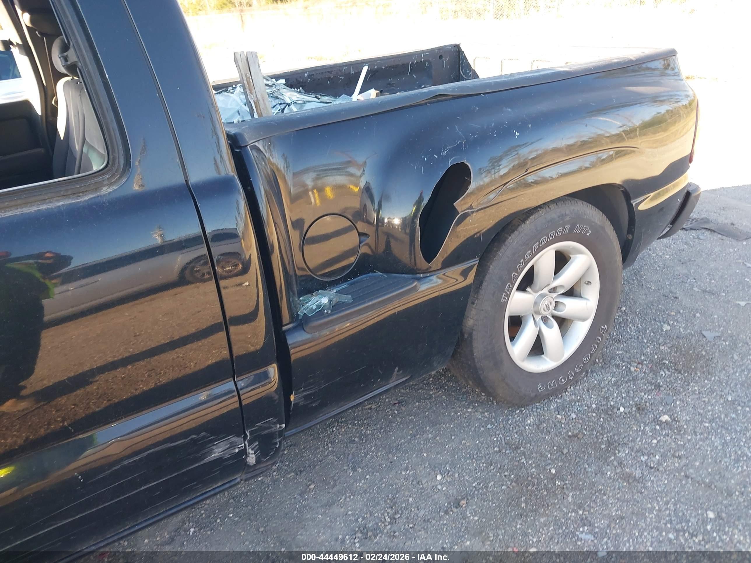 GMC SIERRA image 6