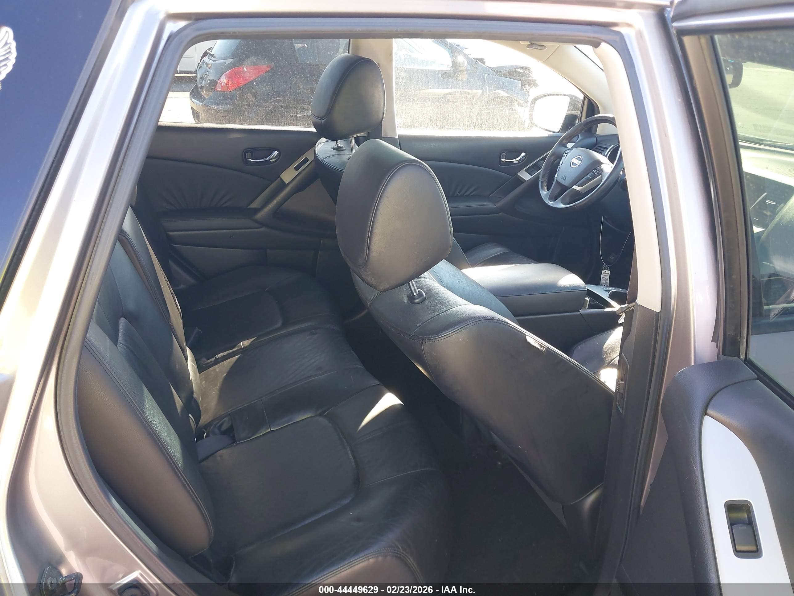 NISSAN MURANO image 8