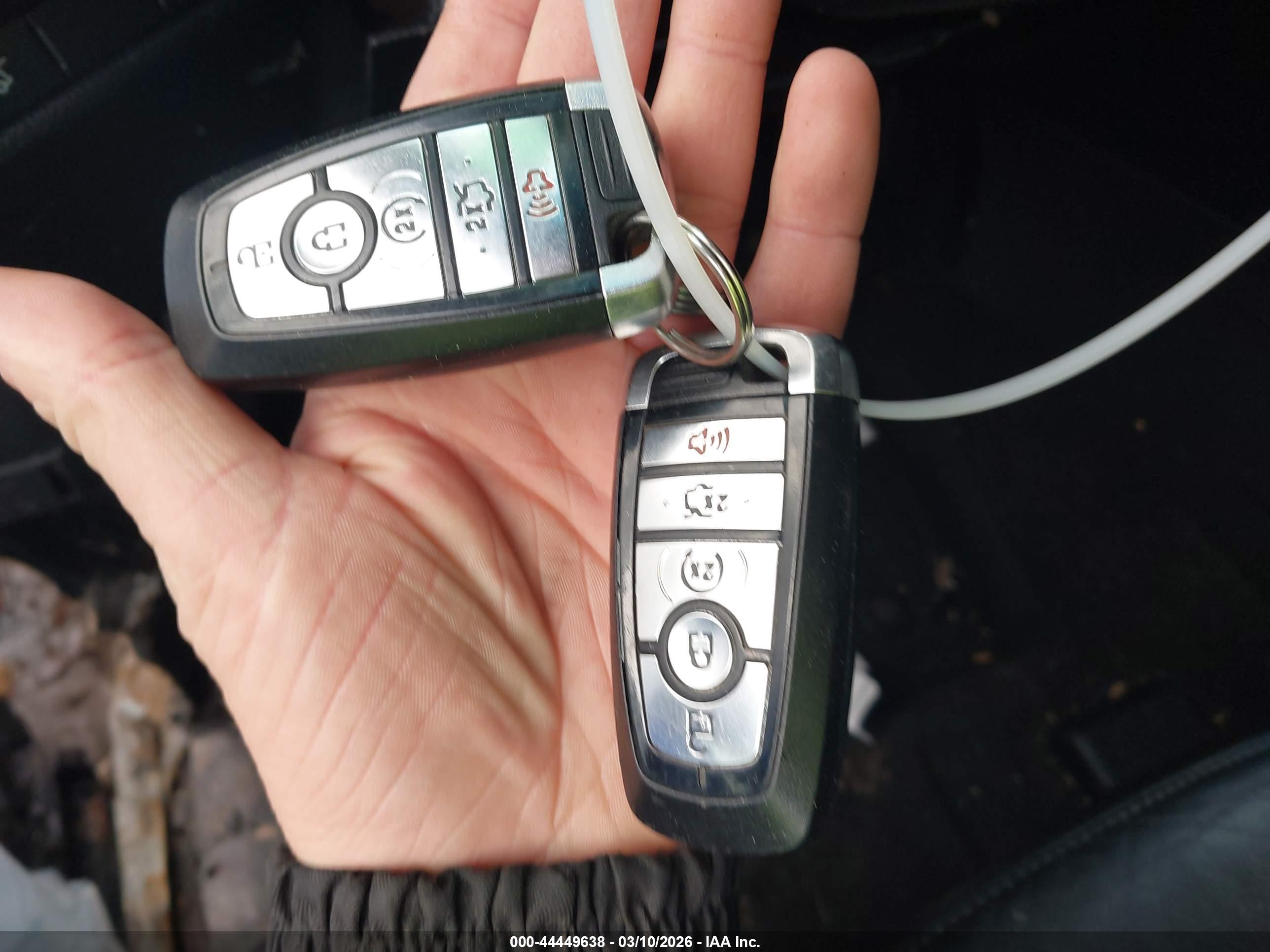 FORD EXPLORER image 11