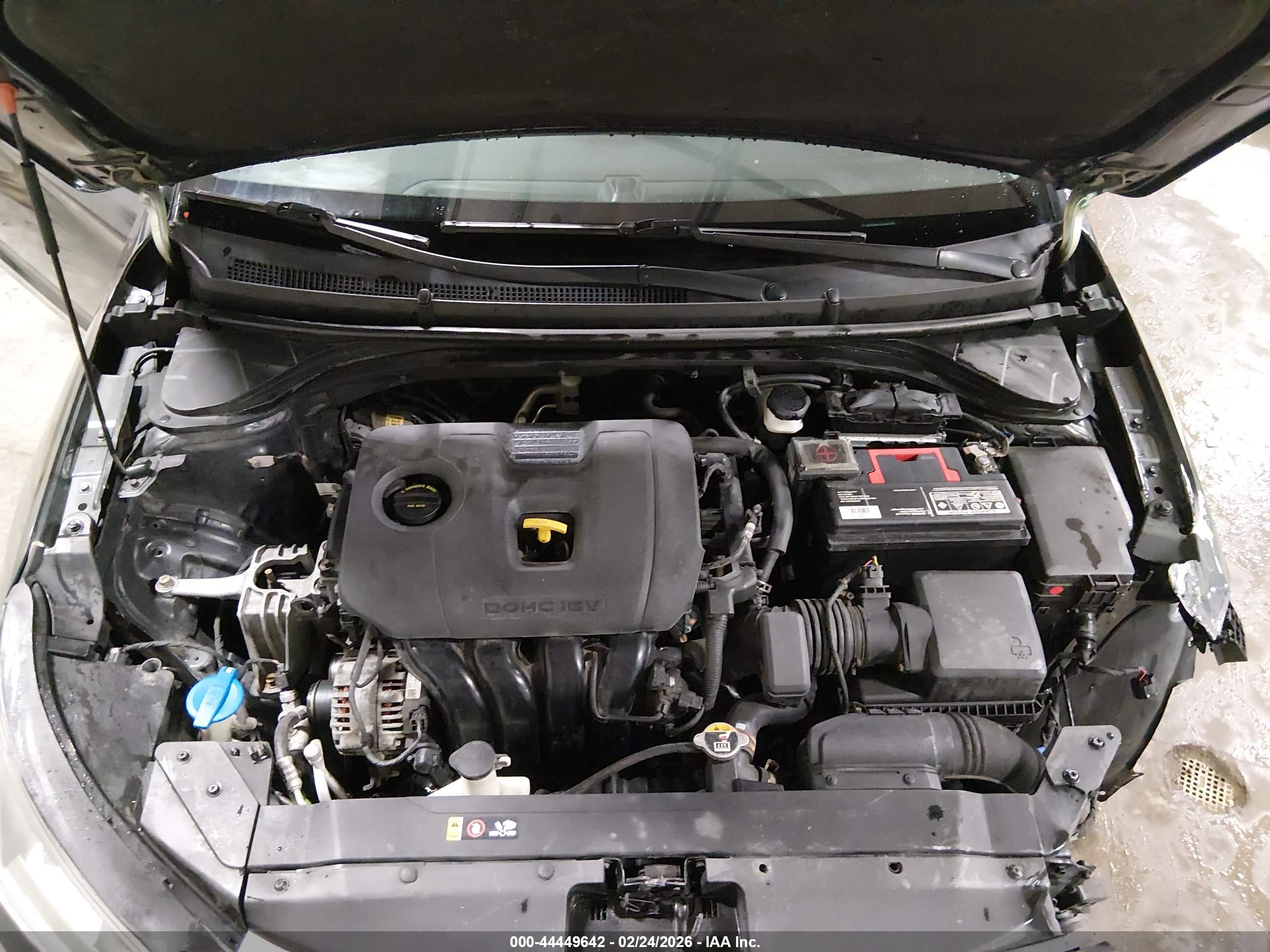 HYUNDAI ELANTRA image 10