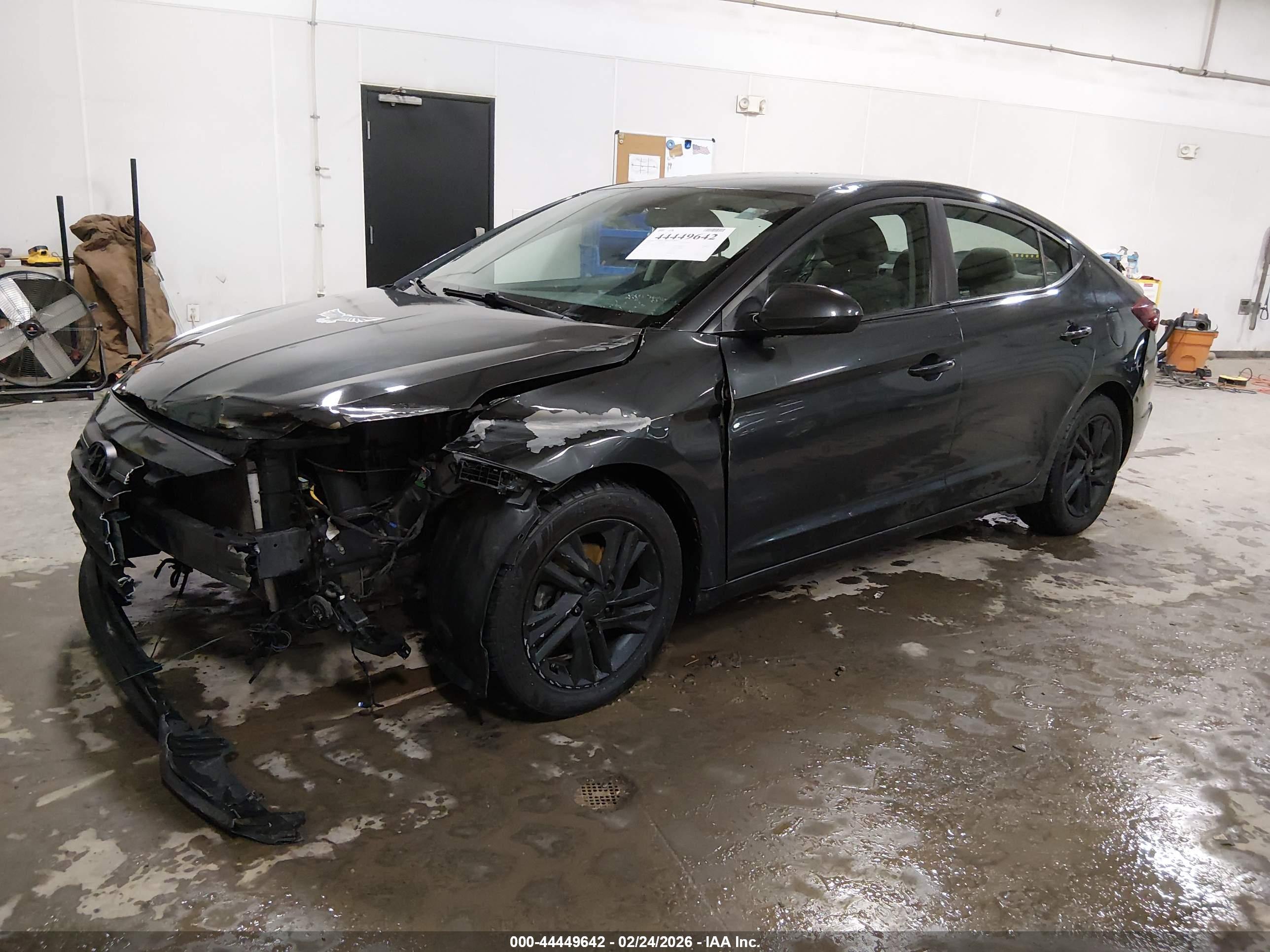 HYUNDAI ELANTRA image 2