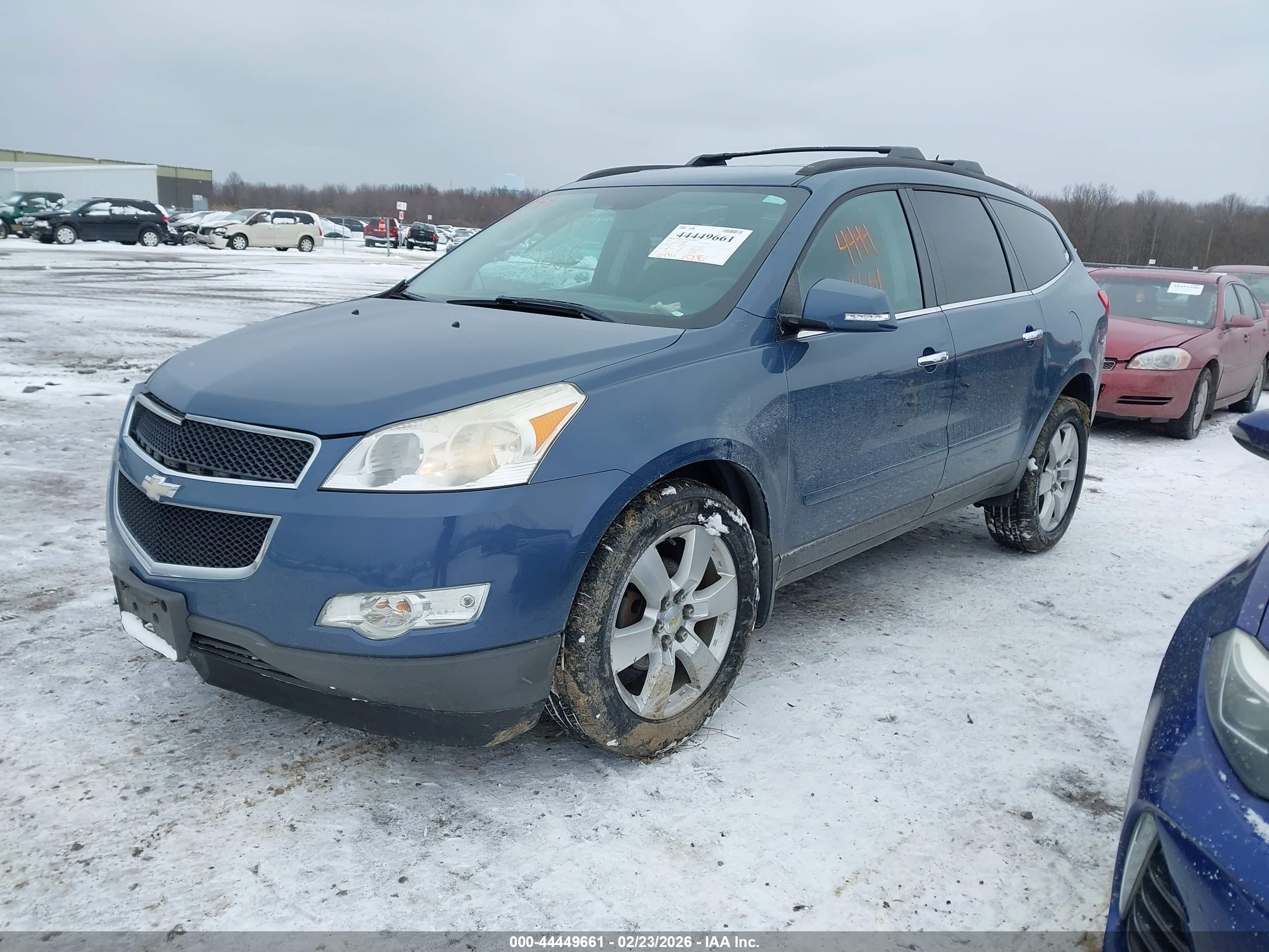 CHEVROLET TRAVERSE image 2