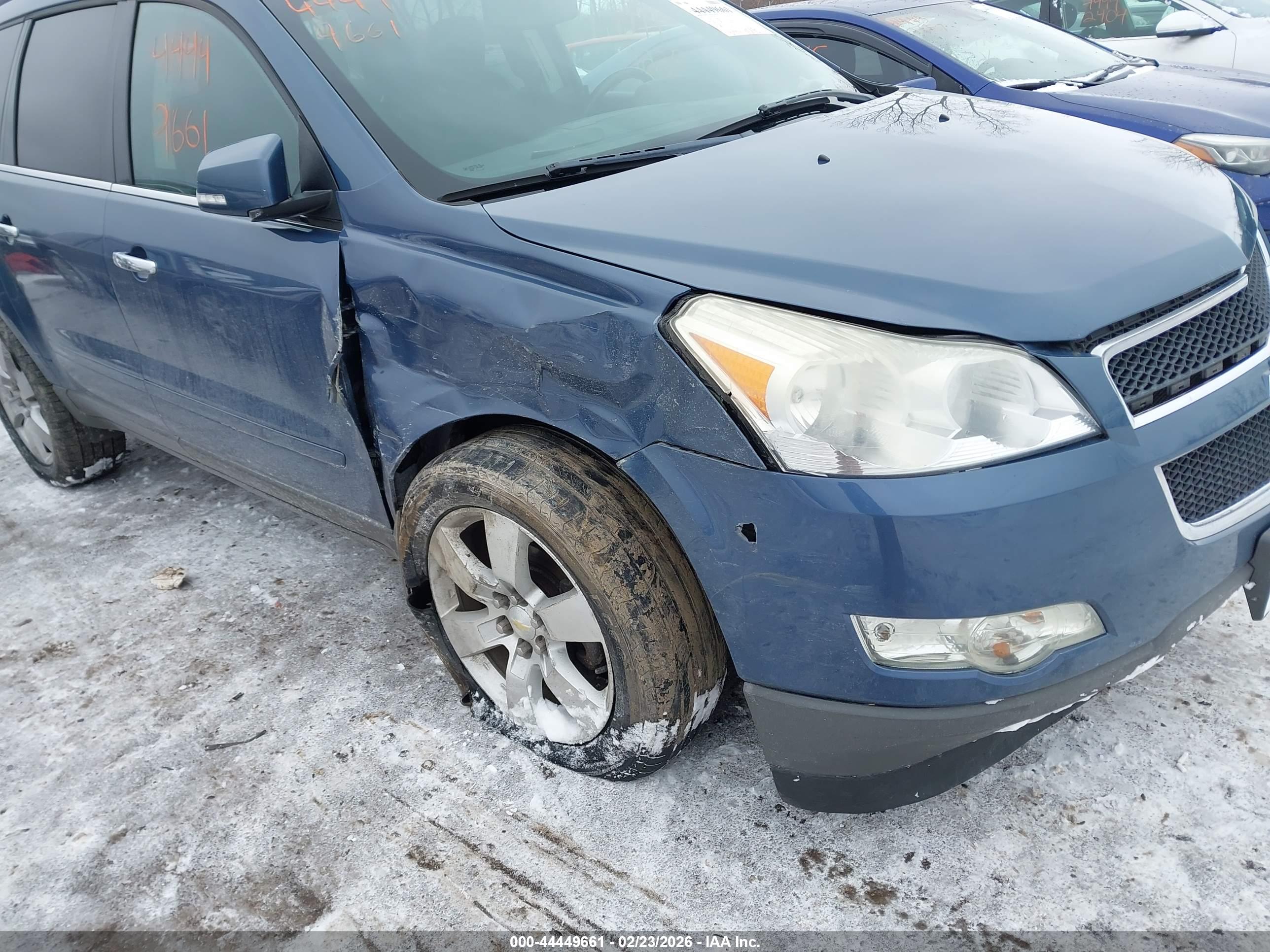 CHEVROLET TRAVERSE image 6