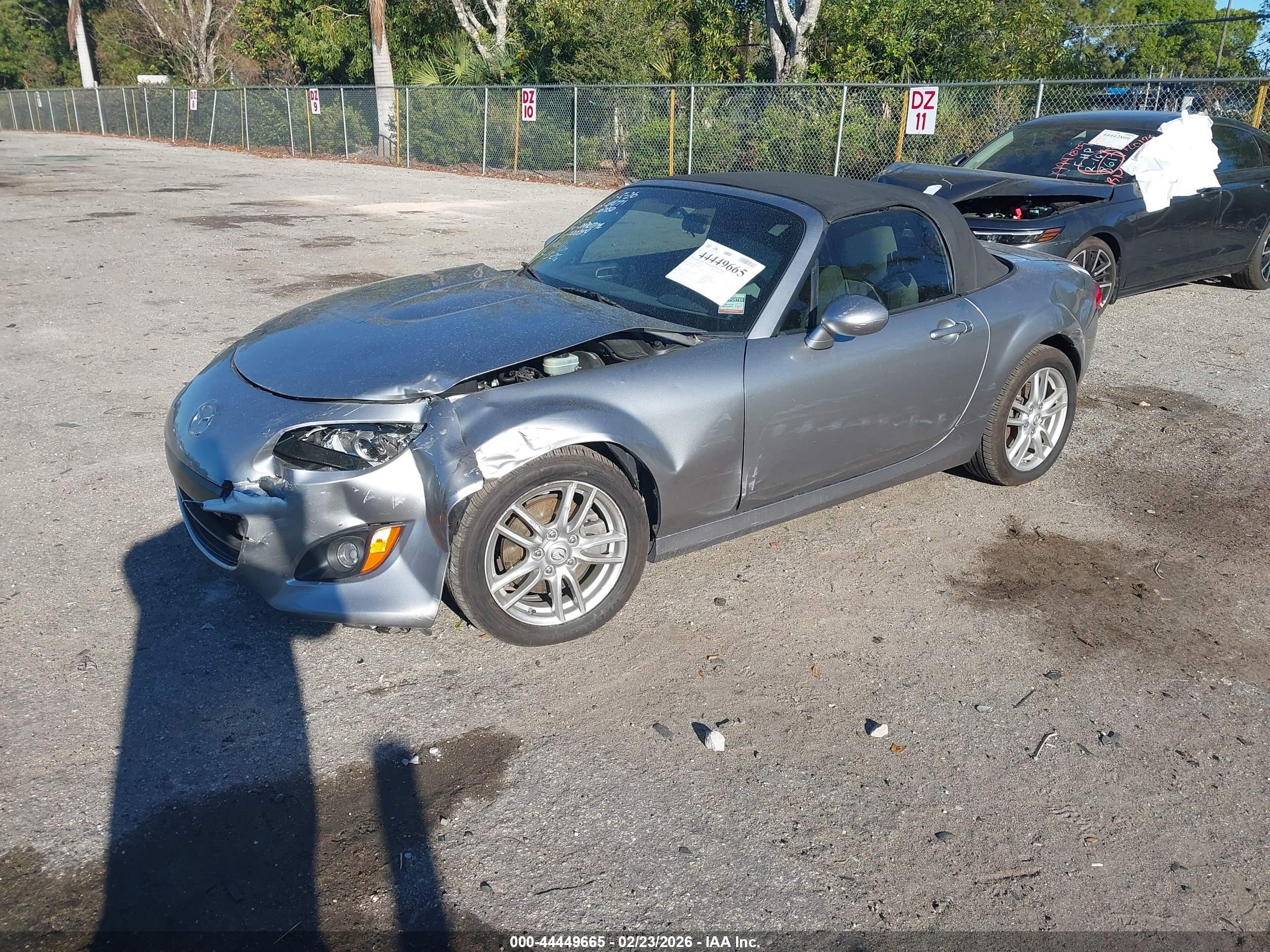 MAZDA MX-5 image 2