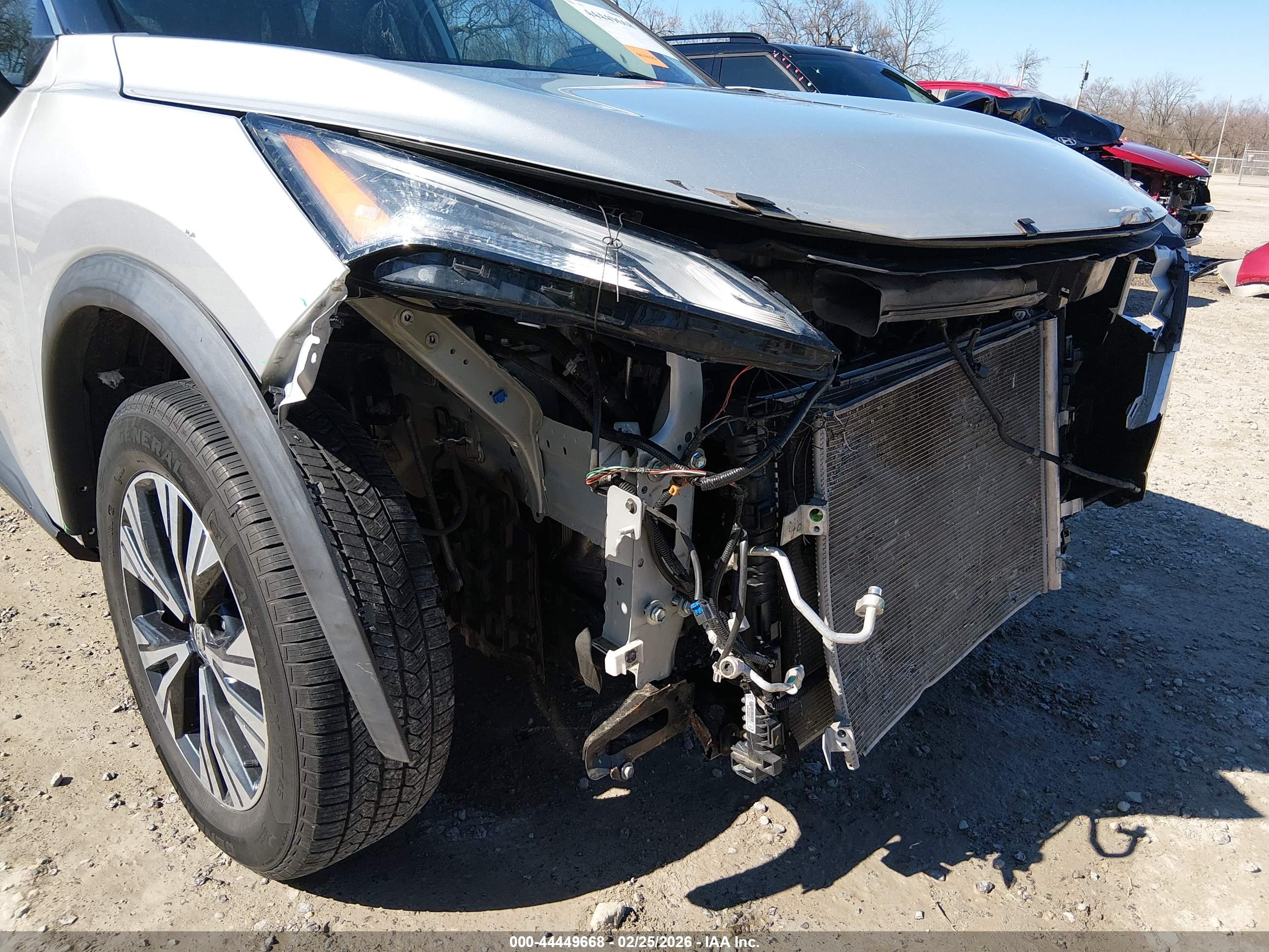 NISSAN ROGUE image 6