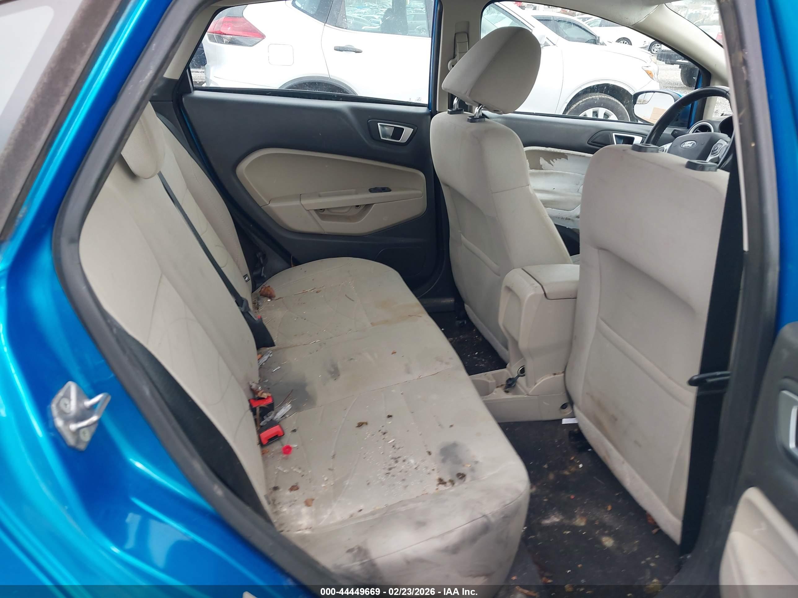 FORD FIESTA image 8