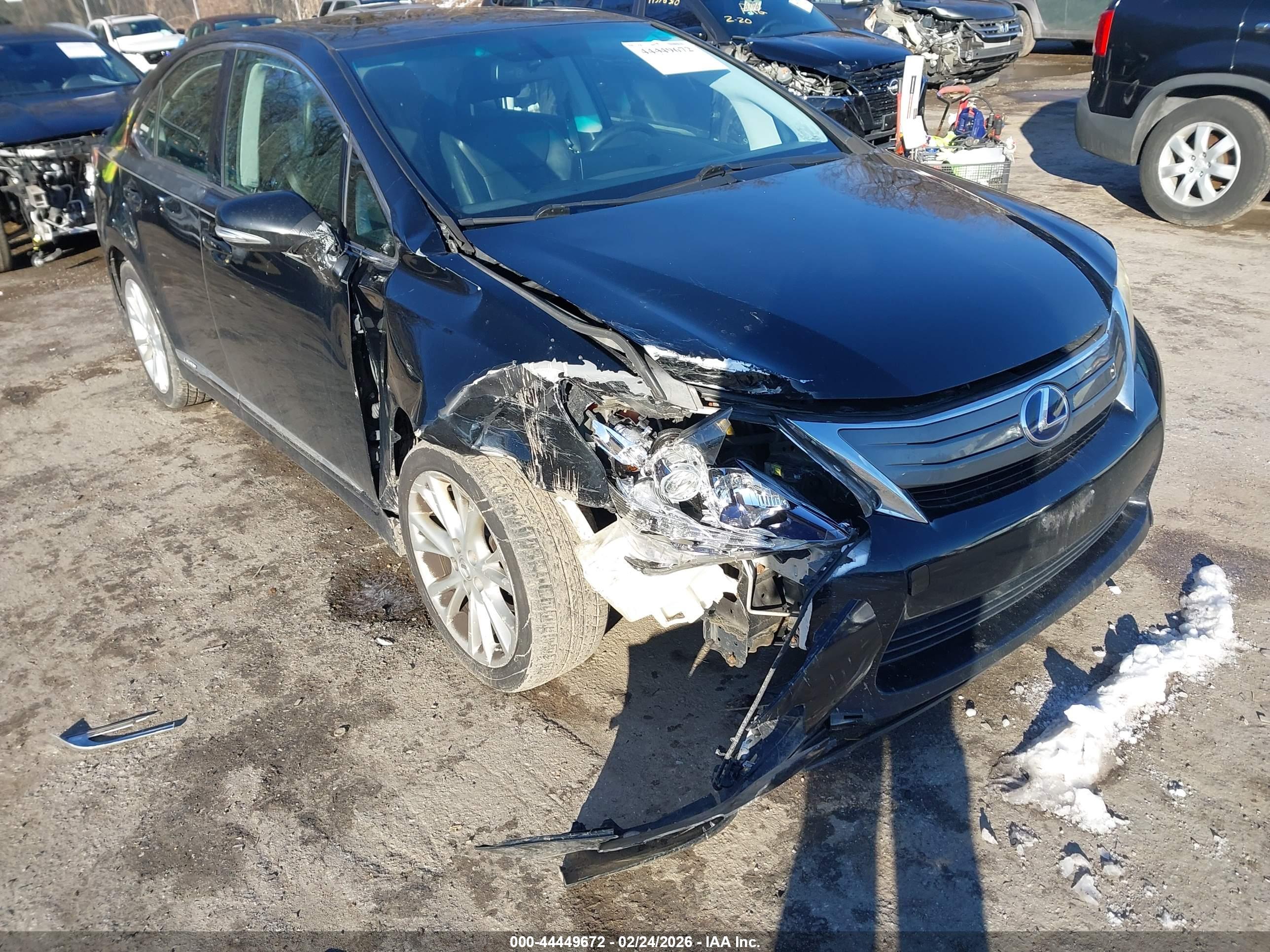LEXUS HS image 6