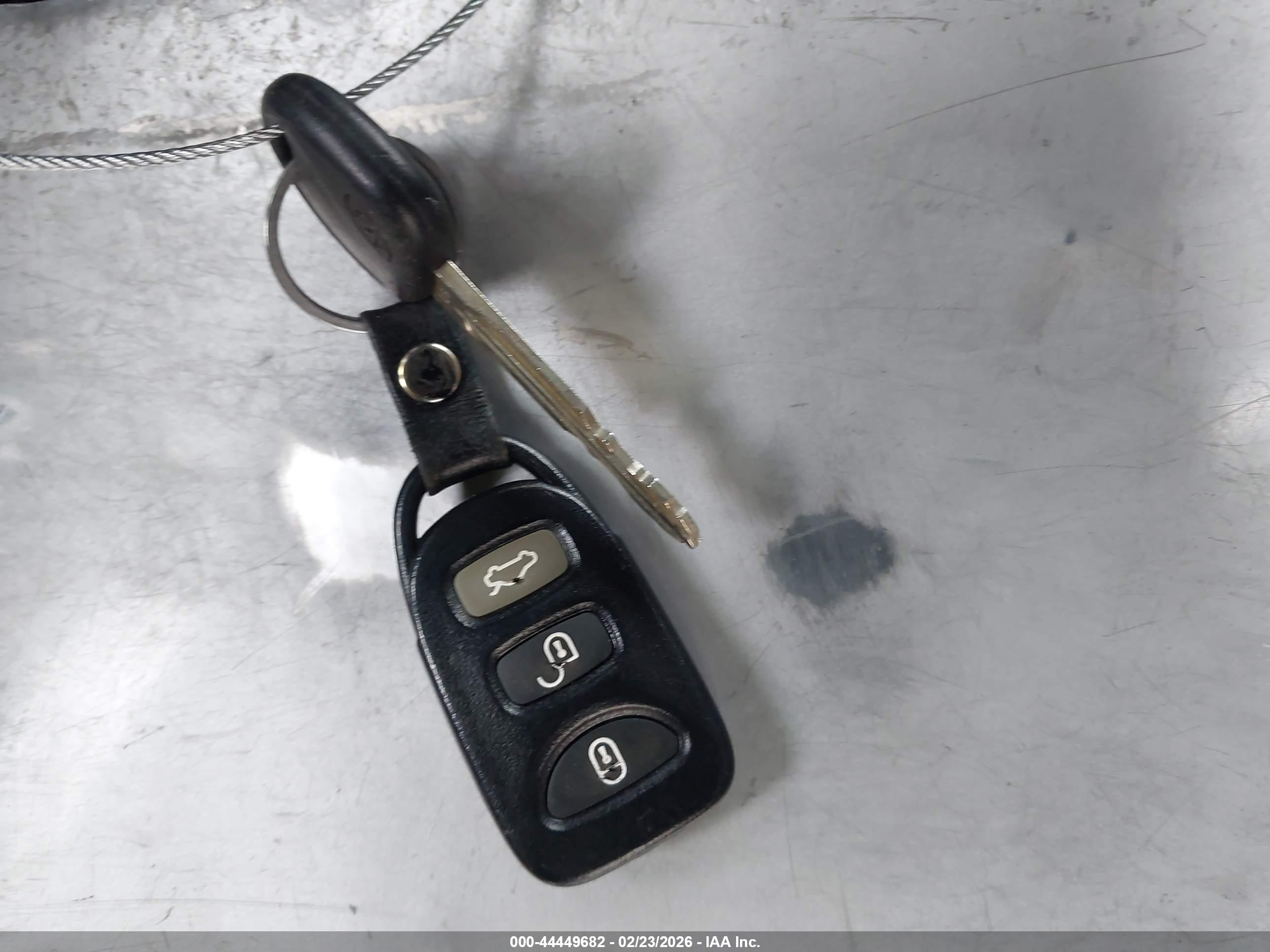 KIA SPECTRA image 11