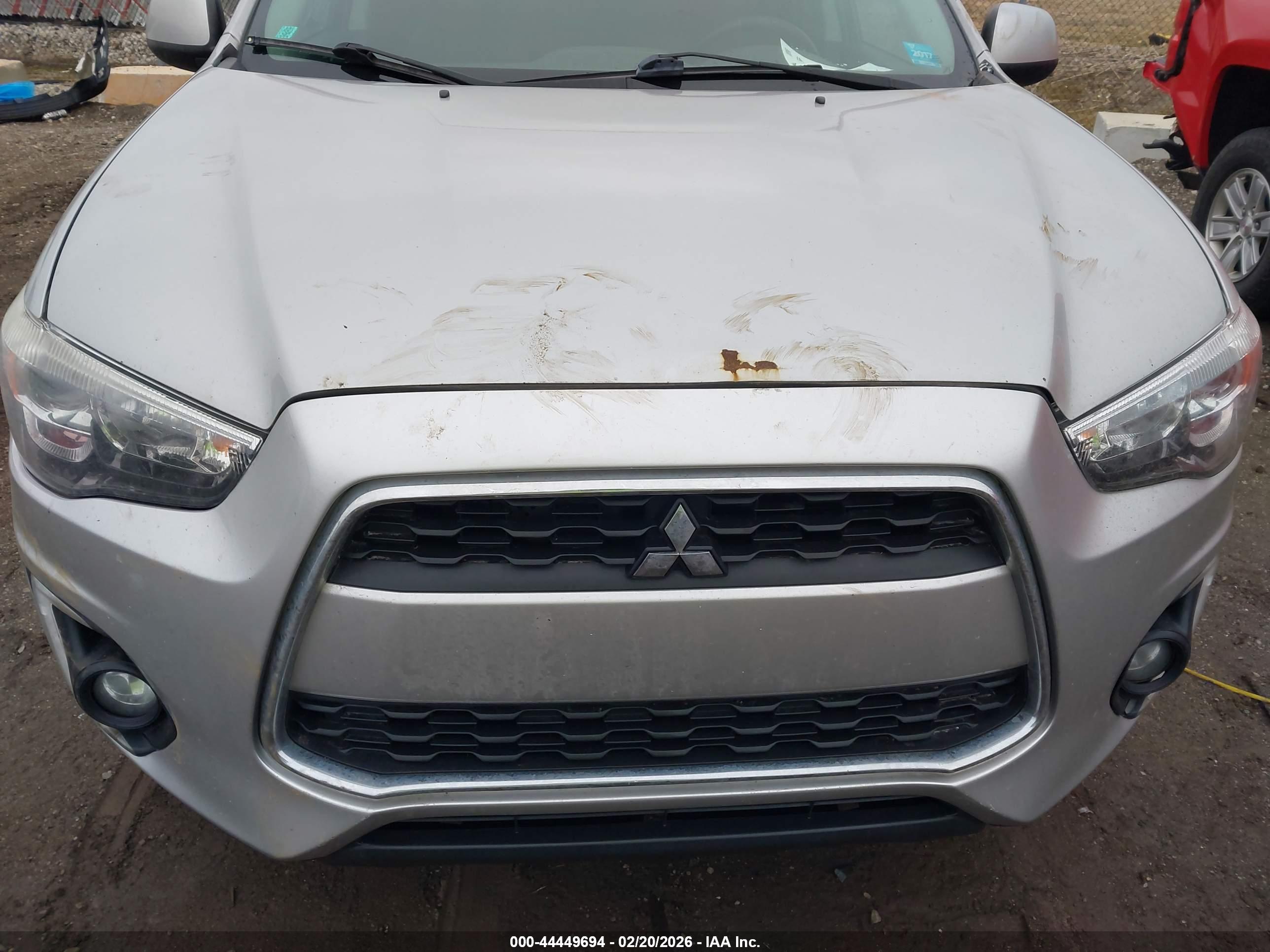 MITSUBISHI OUTLANDER image 6