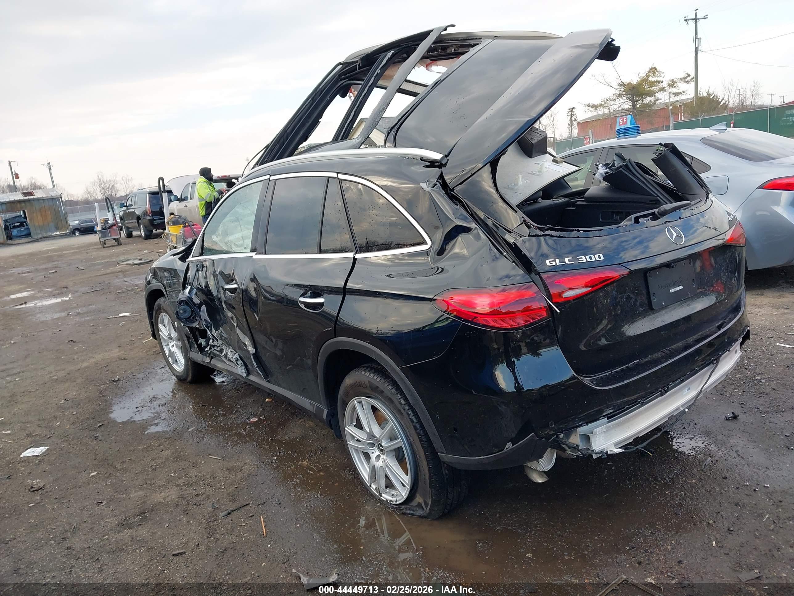 MERCEDES-BENZ GLC image 3