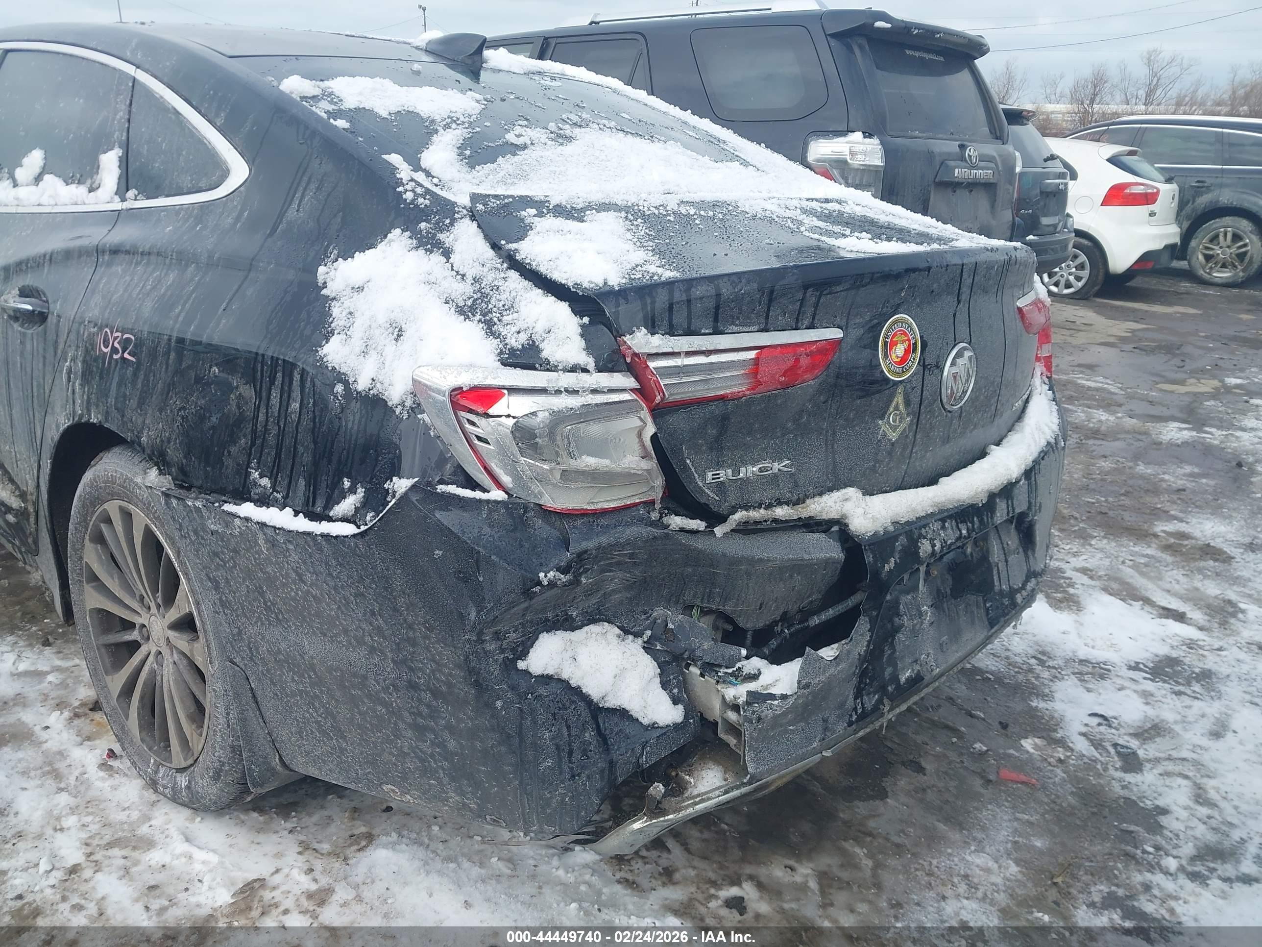 BUICK LACROSSE image 6