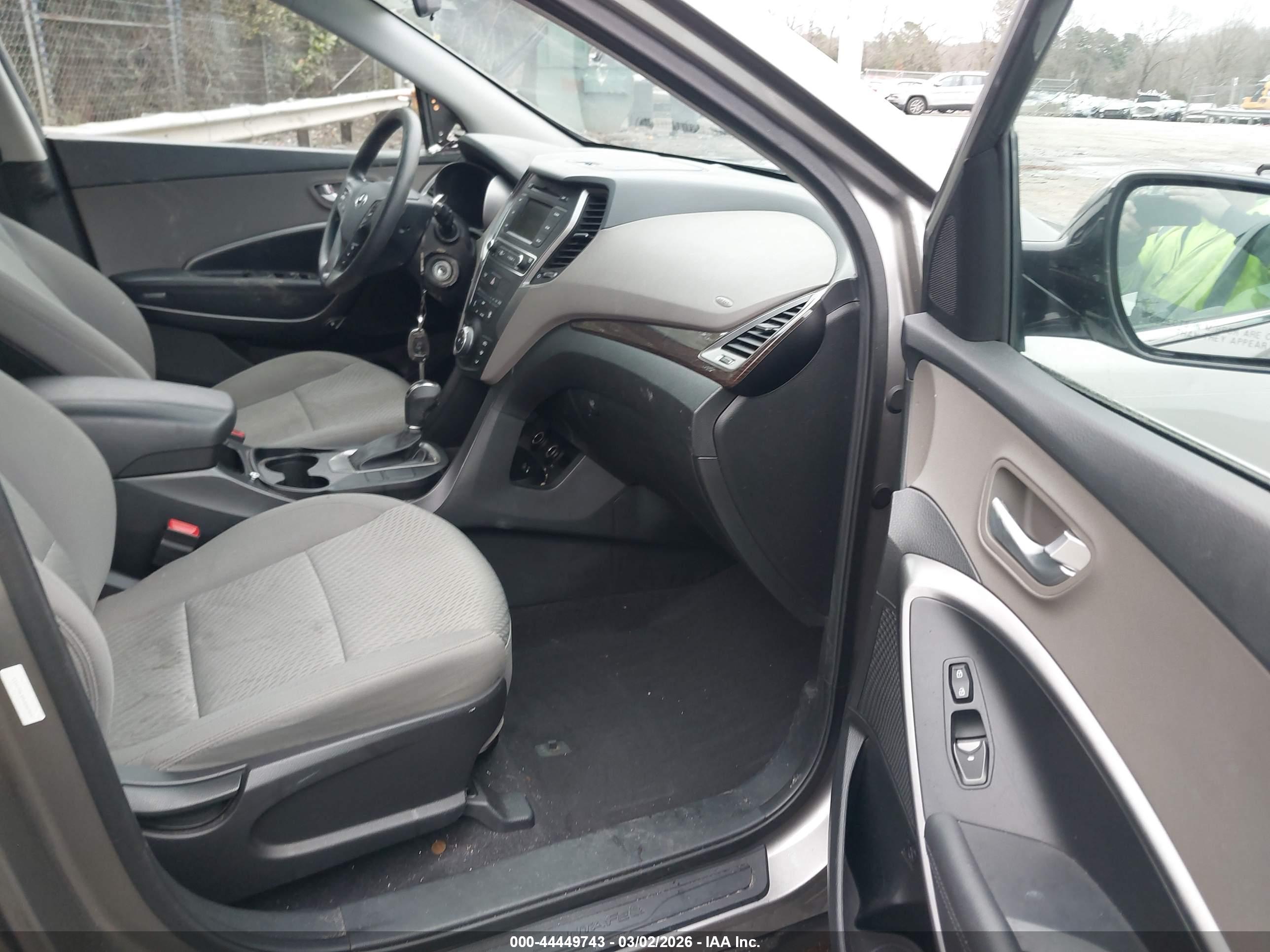 HYUNDAI SANTA image 5