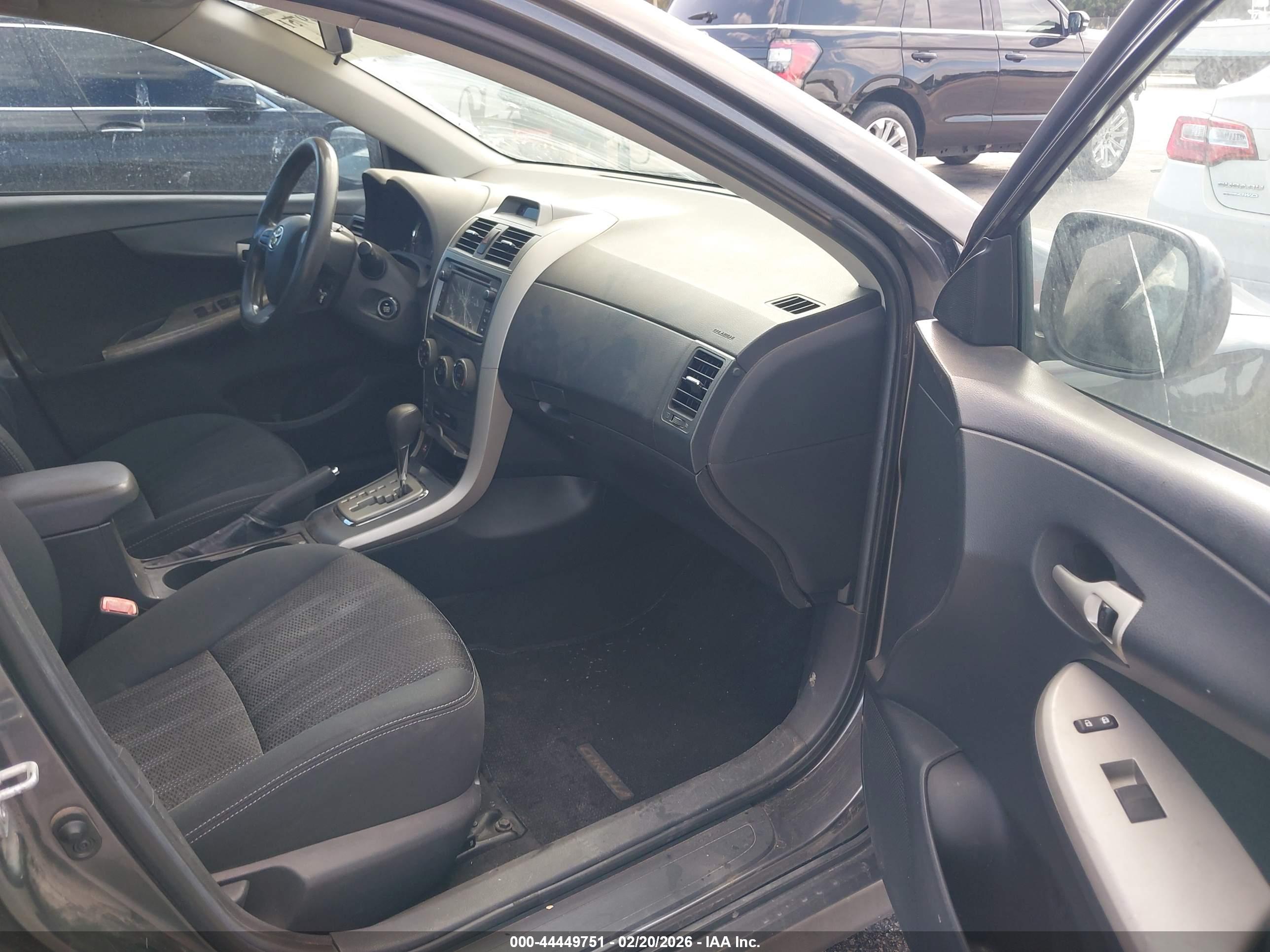 TOYOTA COROLLA image 5