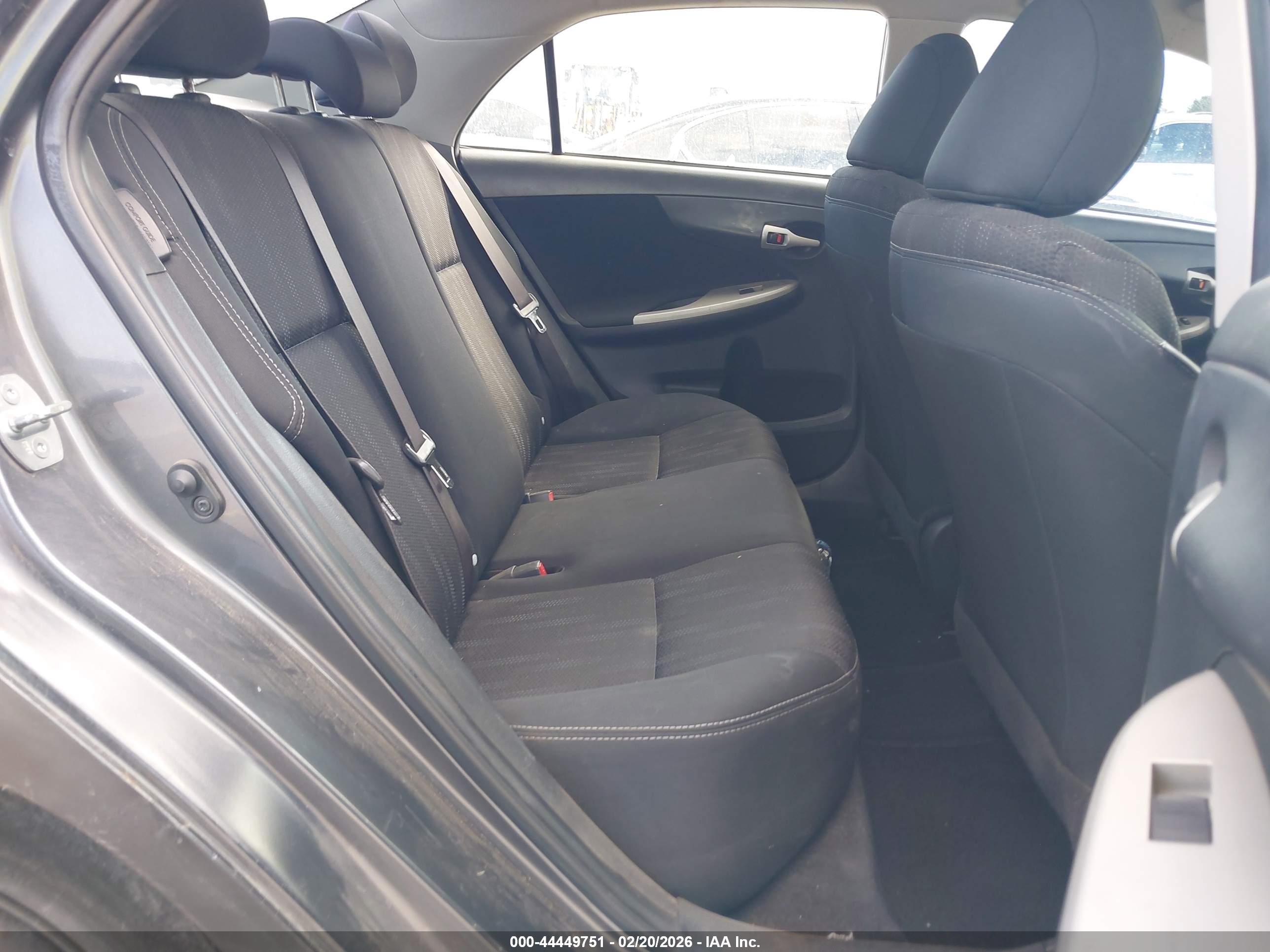 TOYOTA COROLLA image 8
