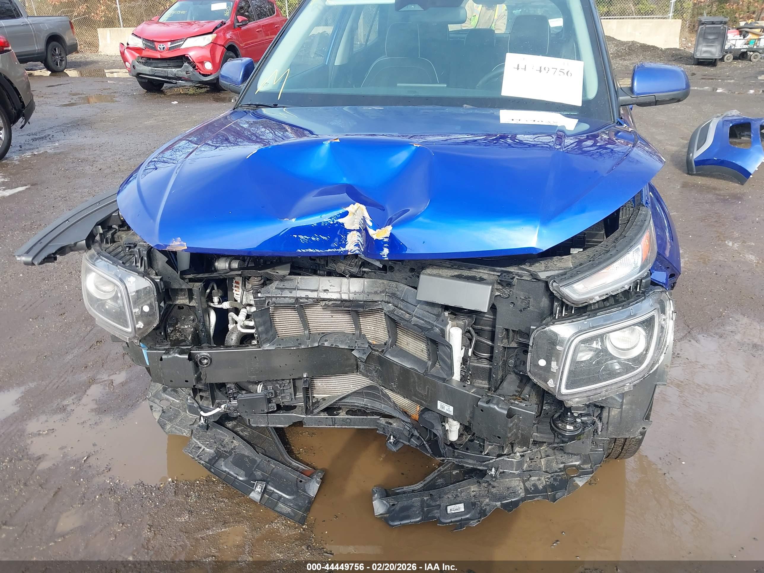 HYUNDAI VENUE image 6