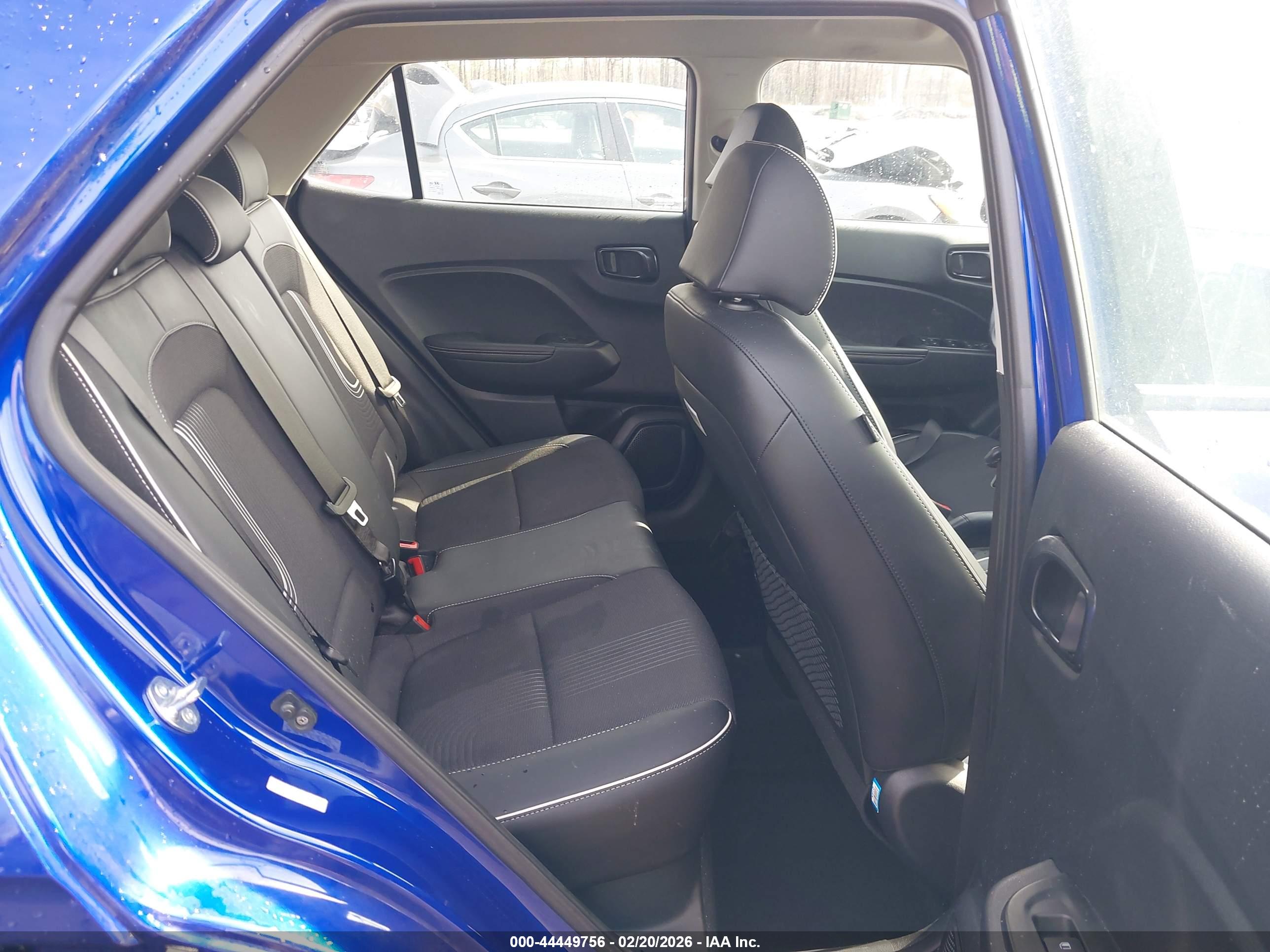HYUNDAI VENUE image 8