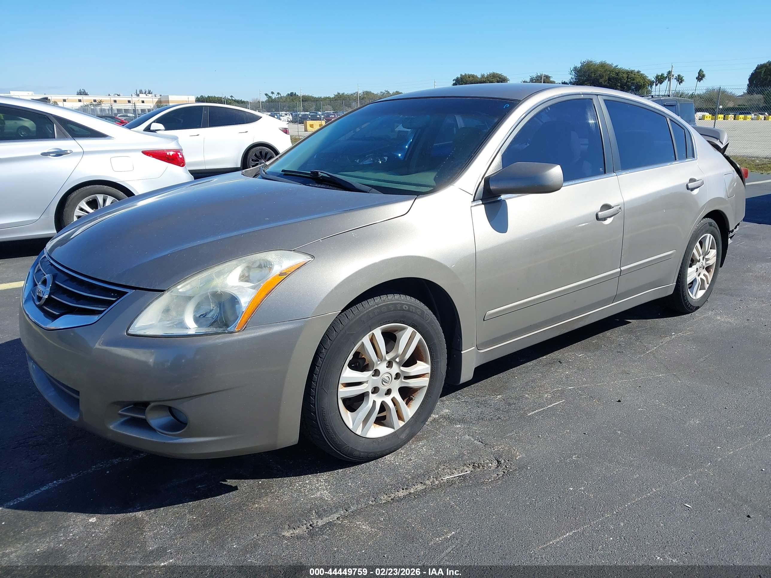 NISSAN ALTIMA image 2