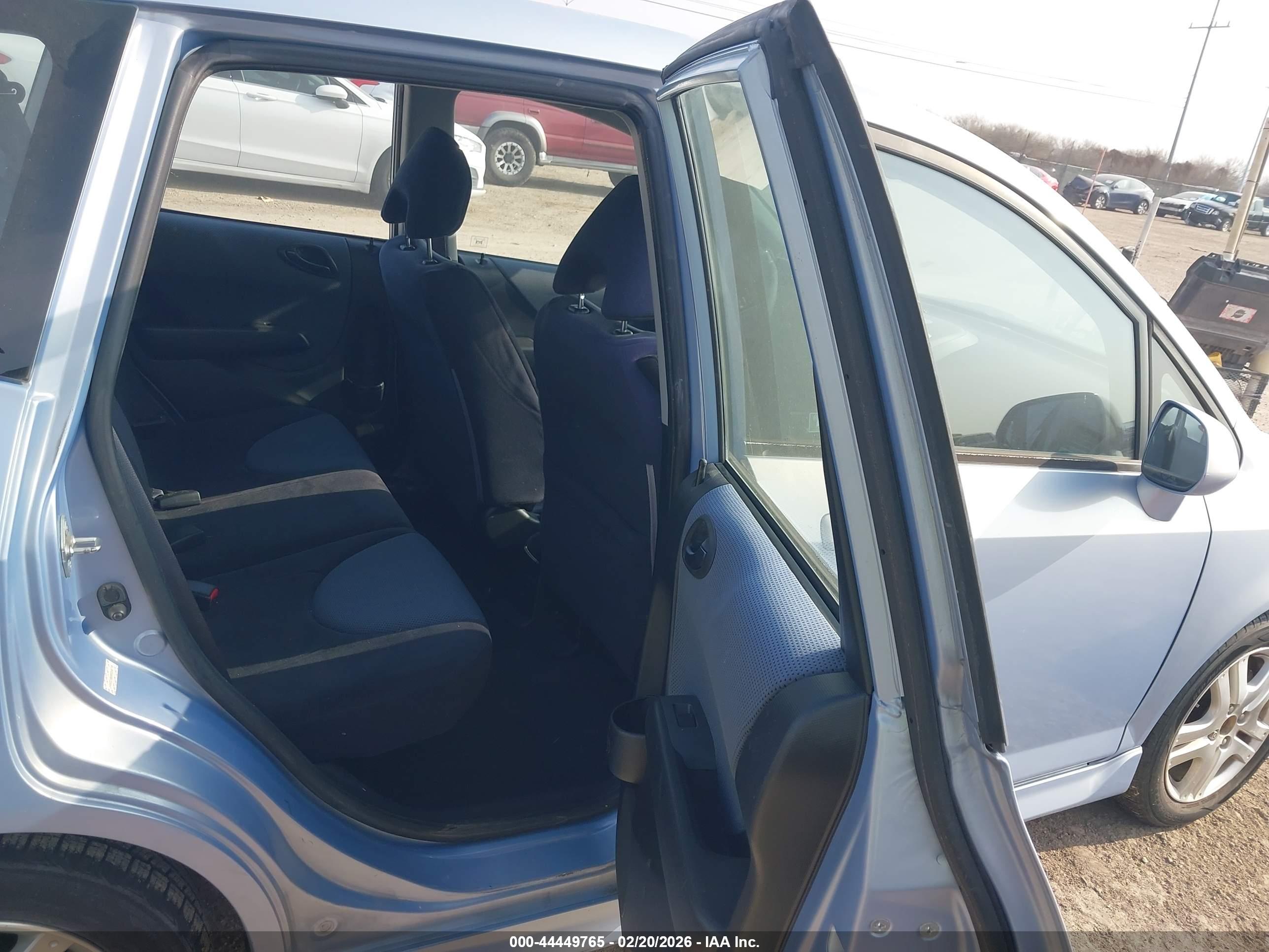 HONDA FIT image 8
