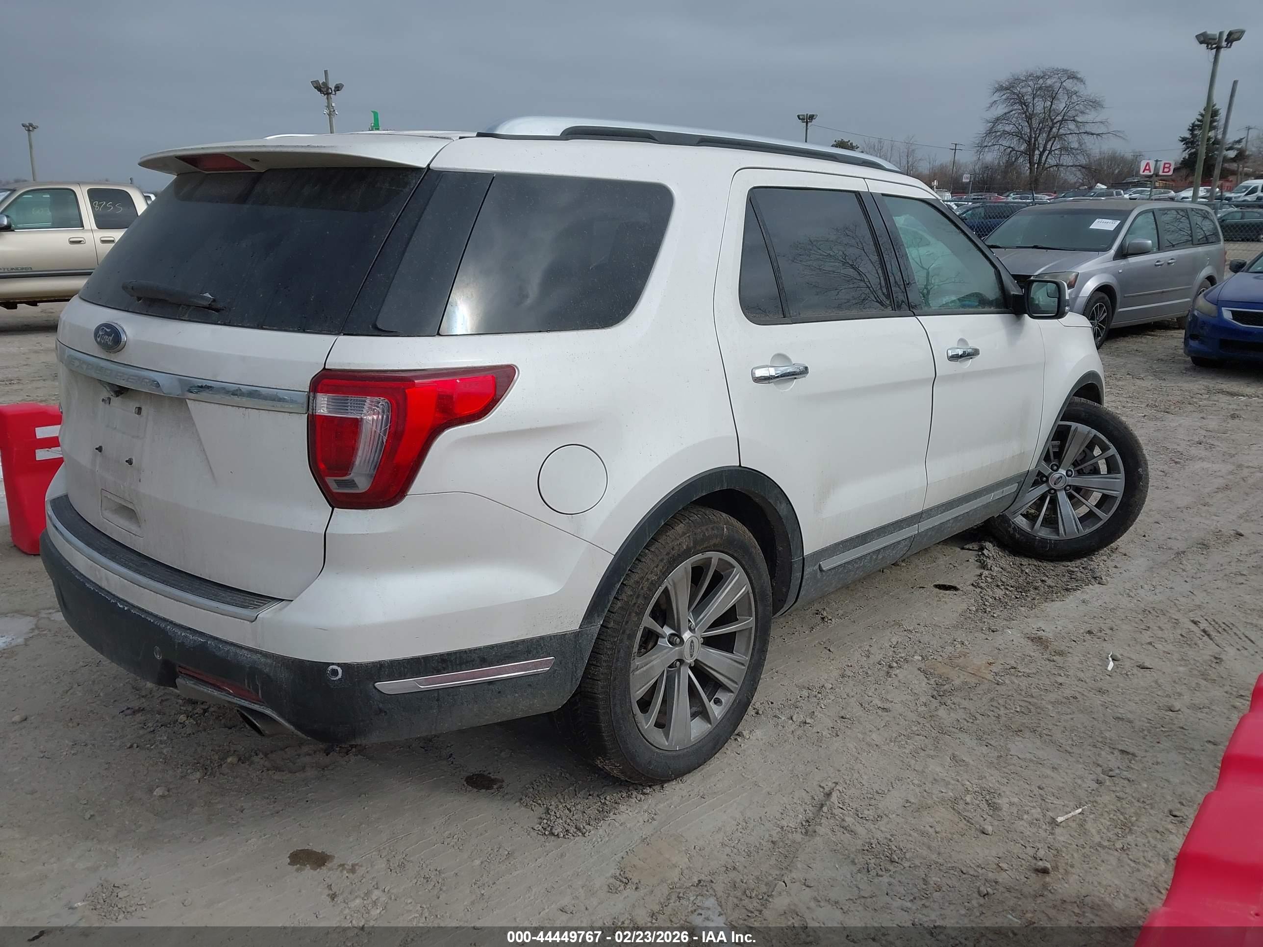 FORD EXPLORER image 4