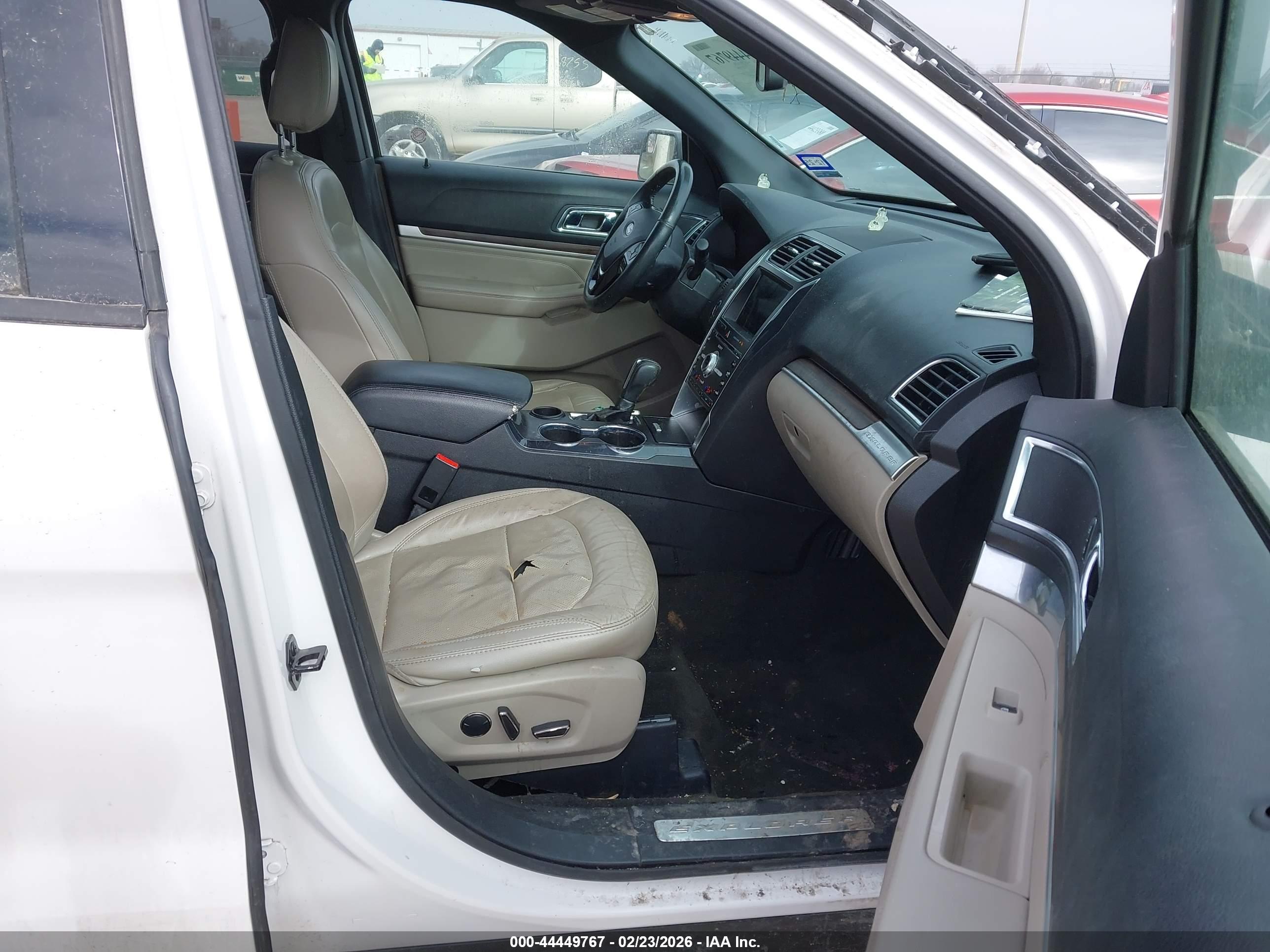 FORD EXPLORER image 5